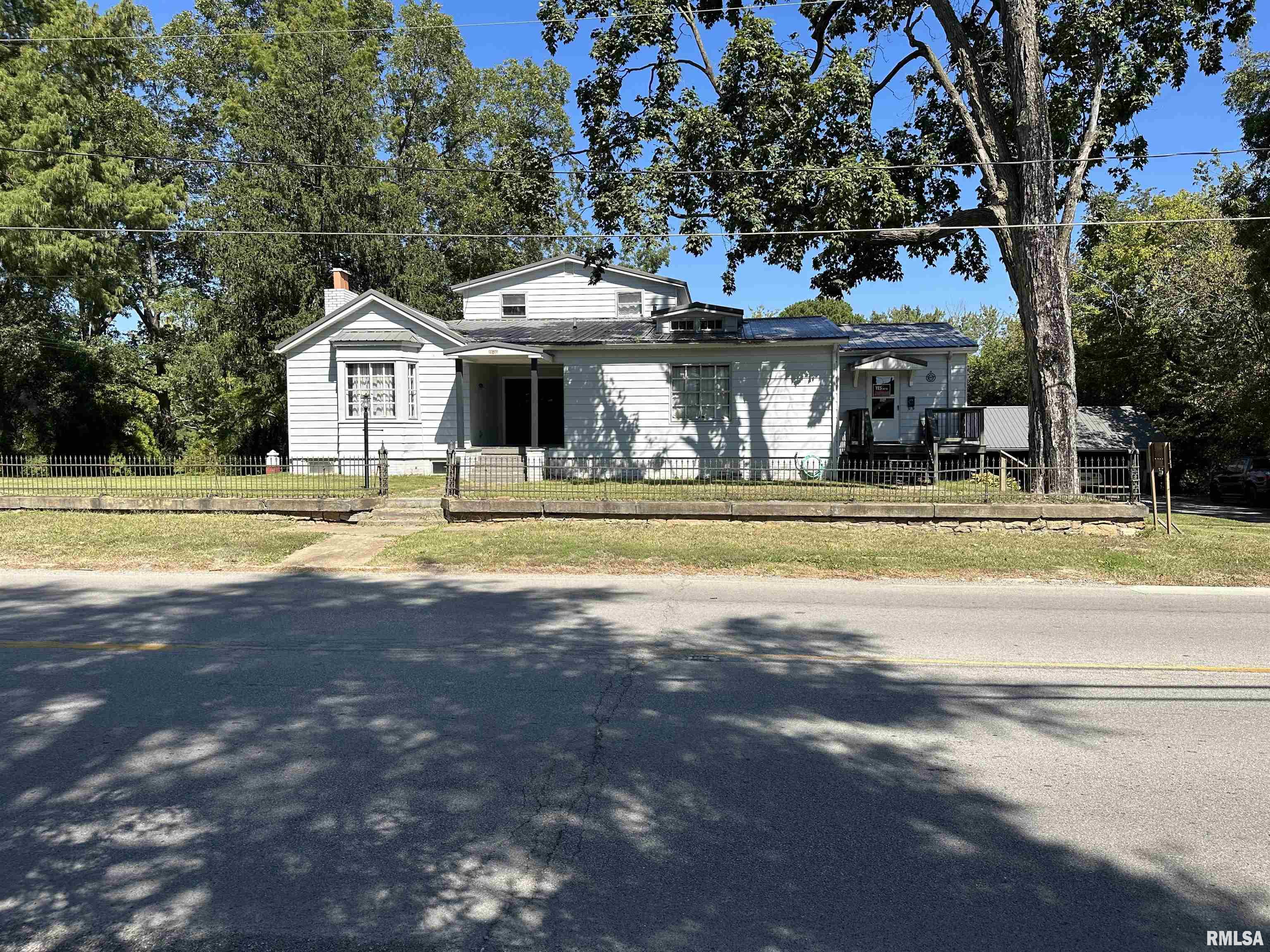 407 W Water Street, Pinckneyville, Illinois image 1