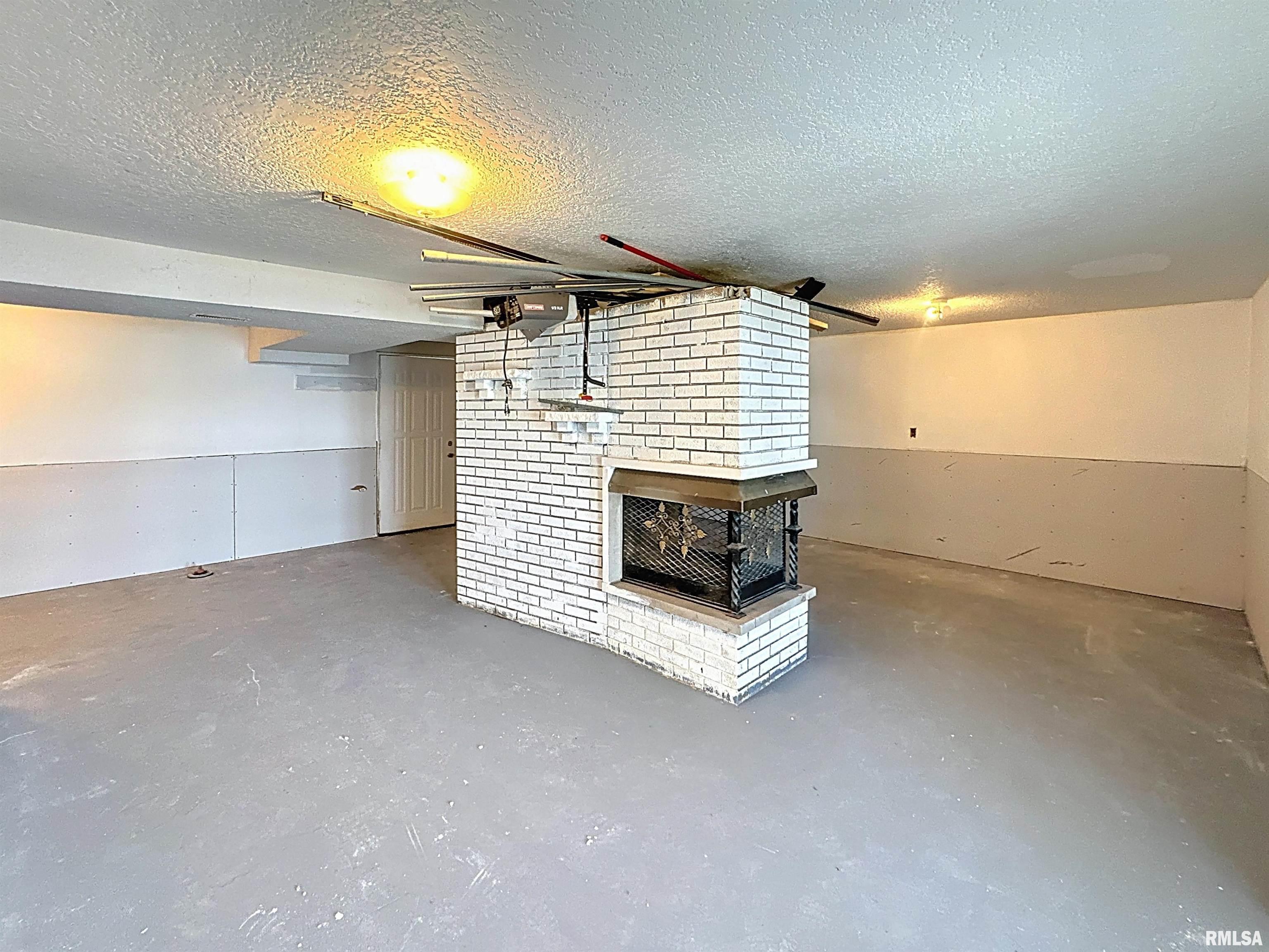 266 Island Avenue, East Moline, Illinois image 36