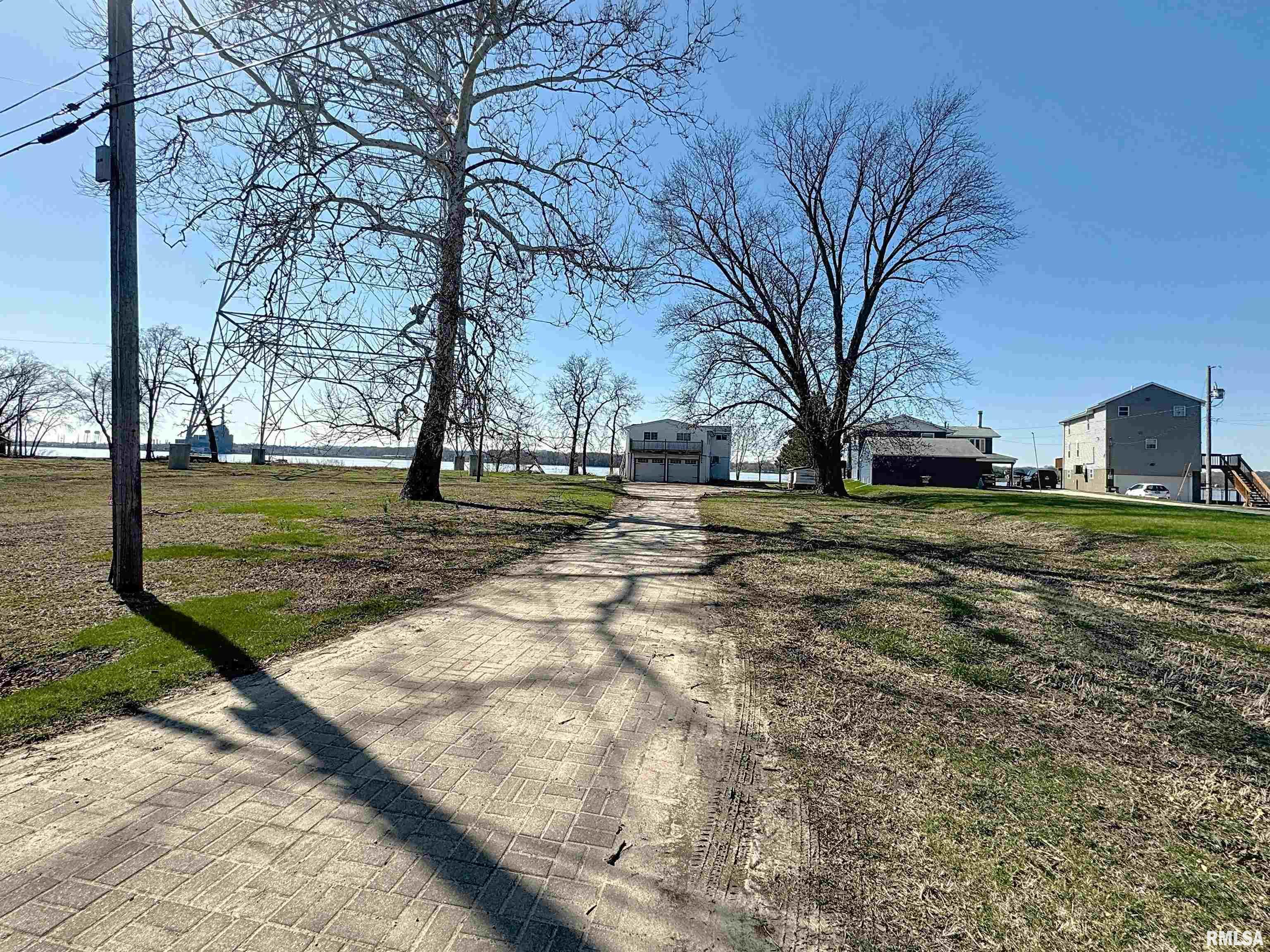266 Island Avenue, East Moline, Illinois image 2