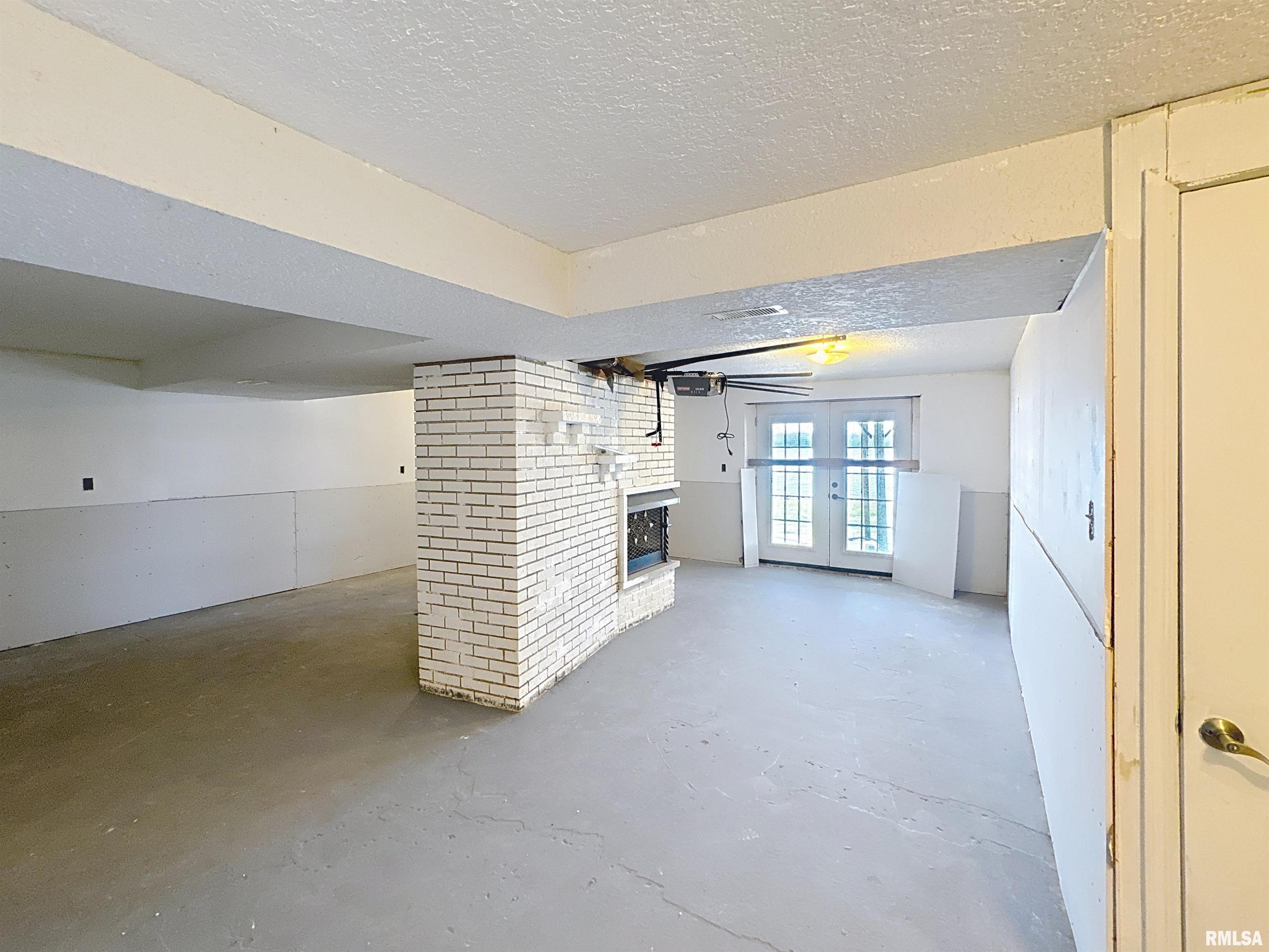 266 Island Avenue, East Moline, Illinois image 32