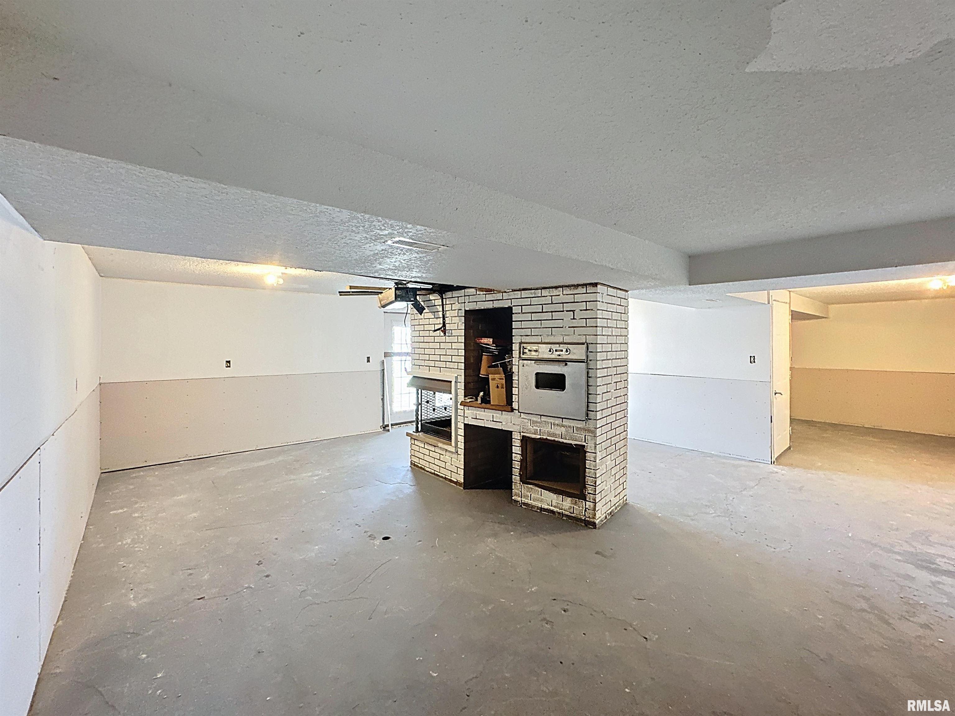 266 Island Avenue, East Moline, Illinois image 31