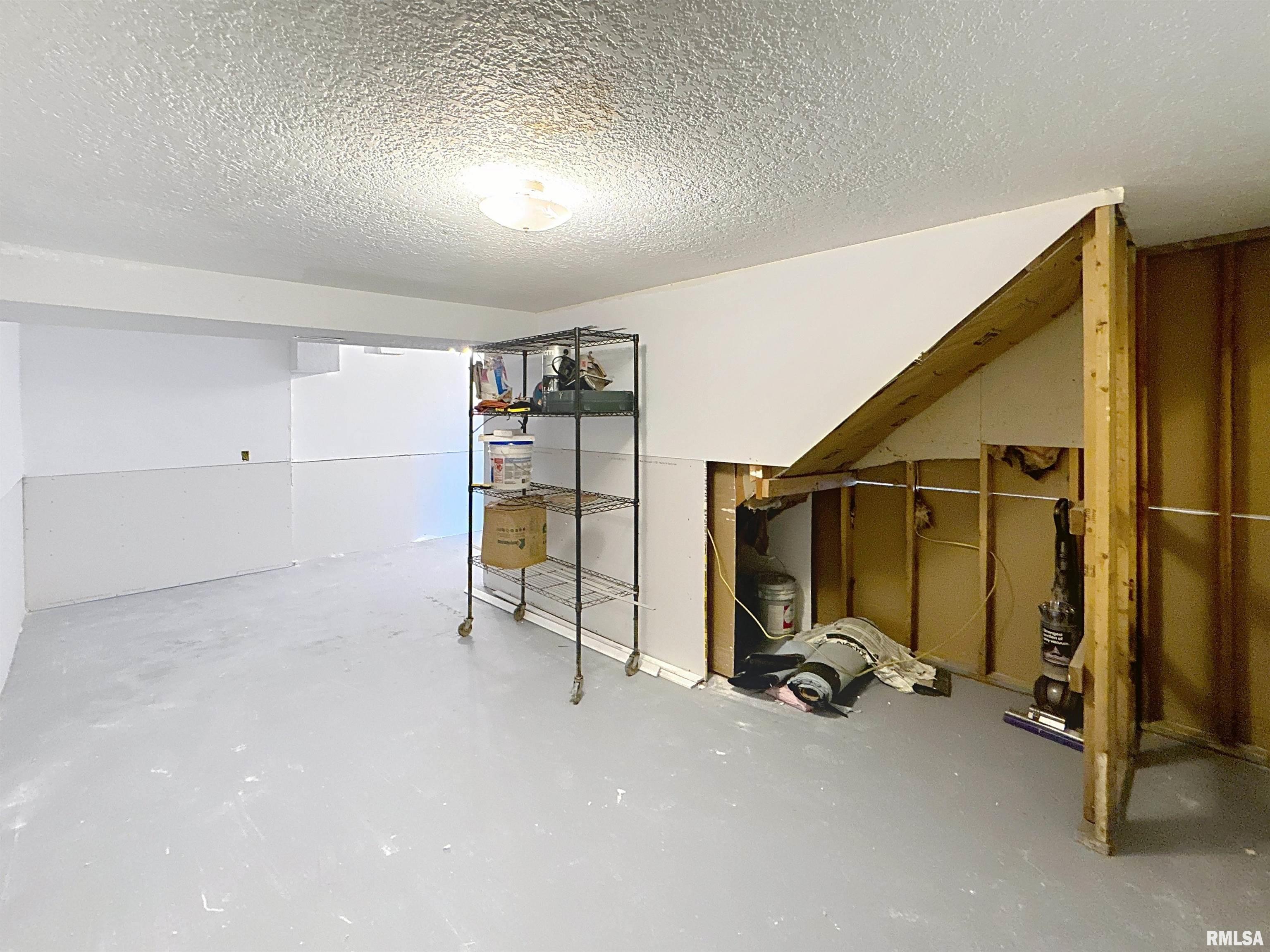 266 Island Avenue, East Moline, Illinois image 35
