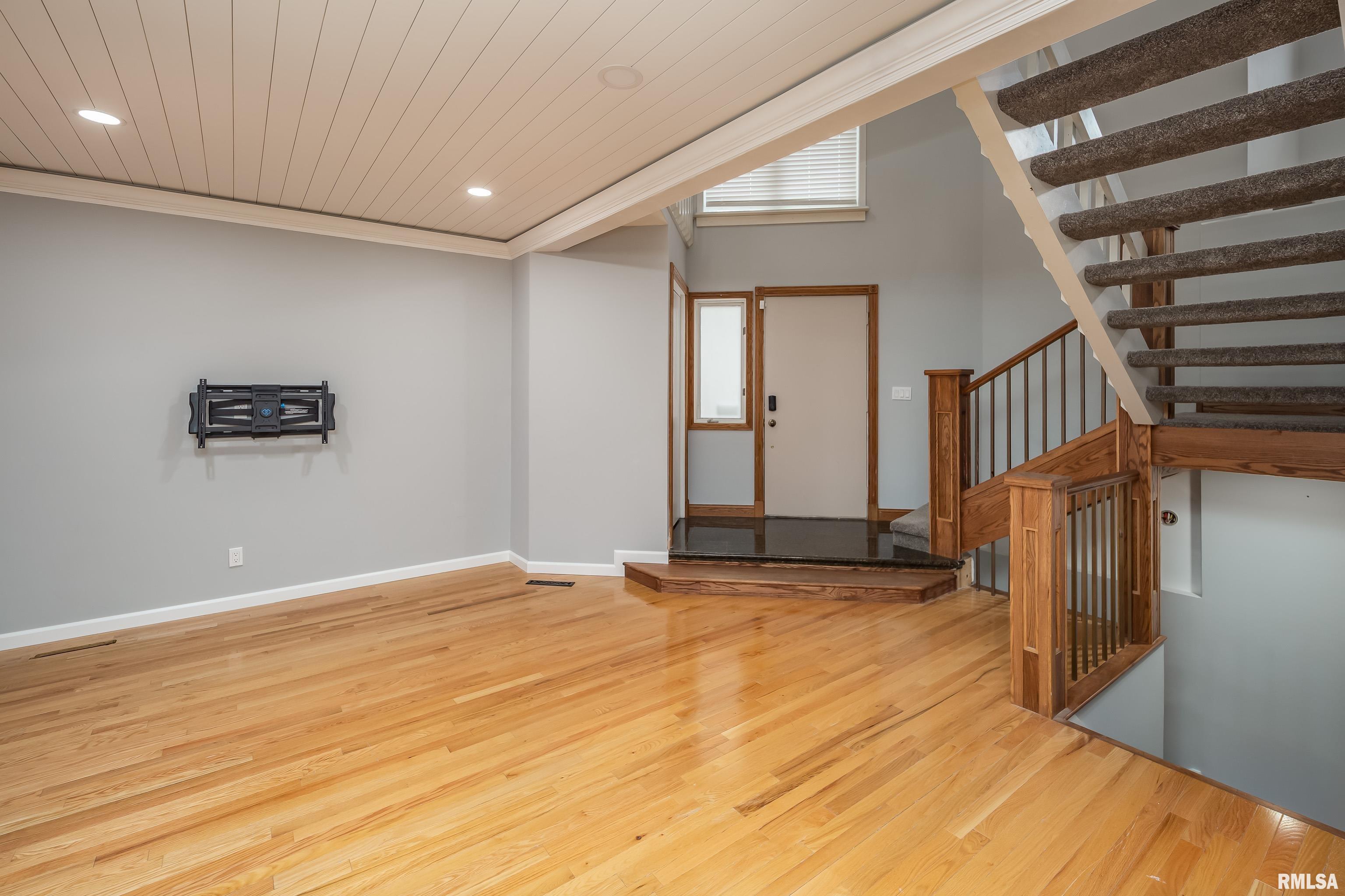 4056 Prairie Lane, Bettendorf, Iowa image 2