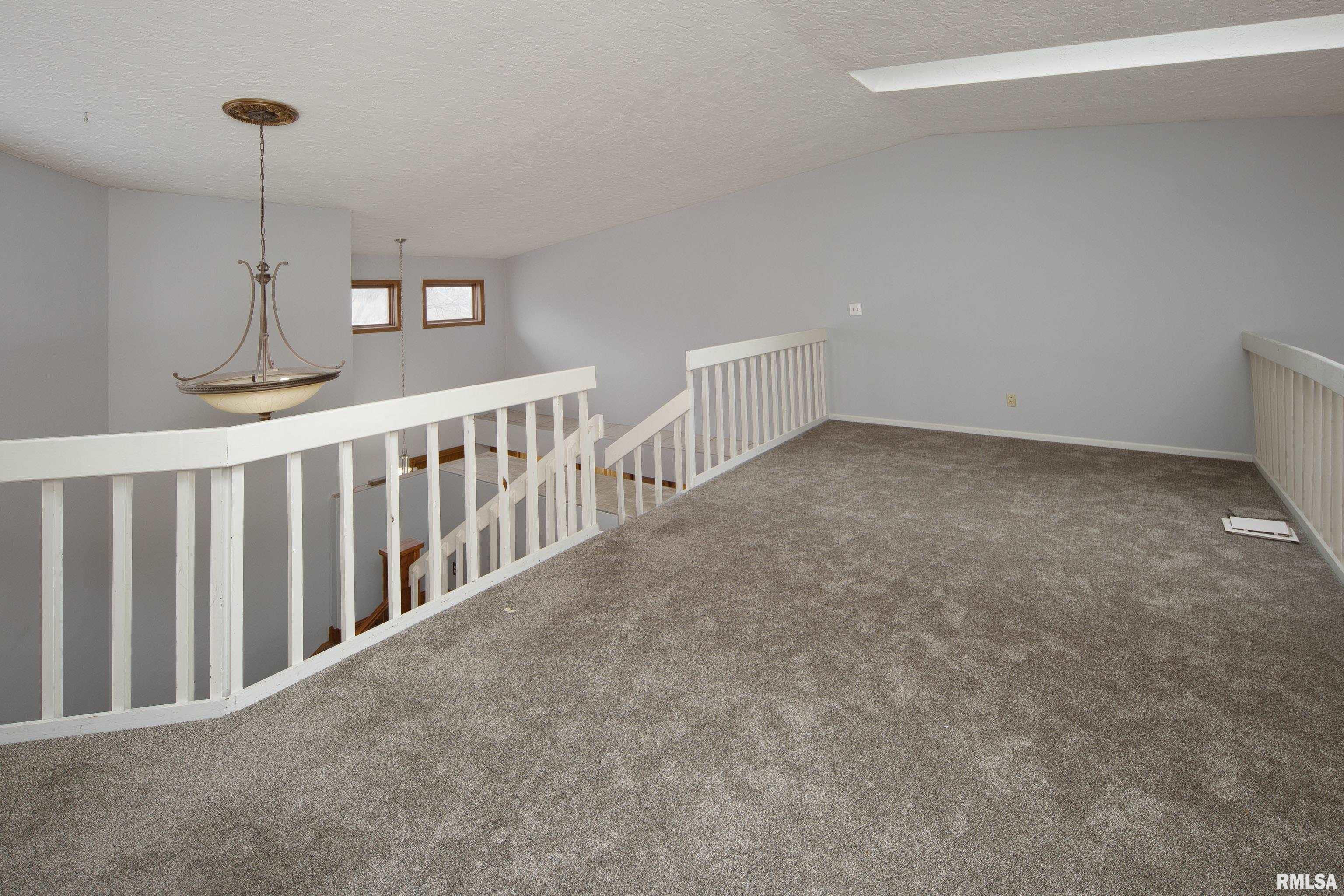 4056 Prairie Lane, Bettendorf, Iowa image 12