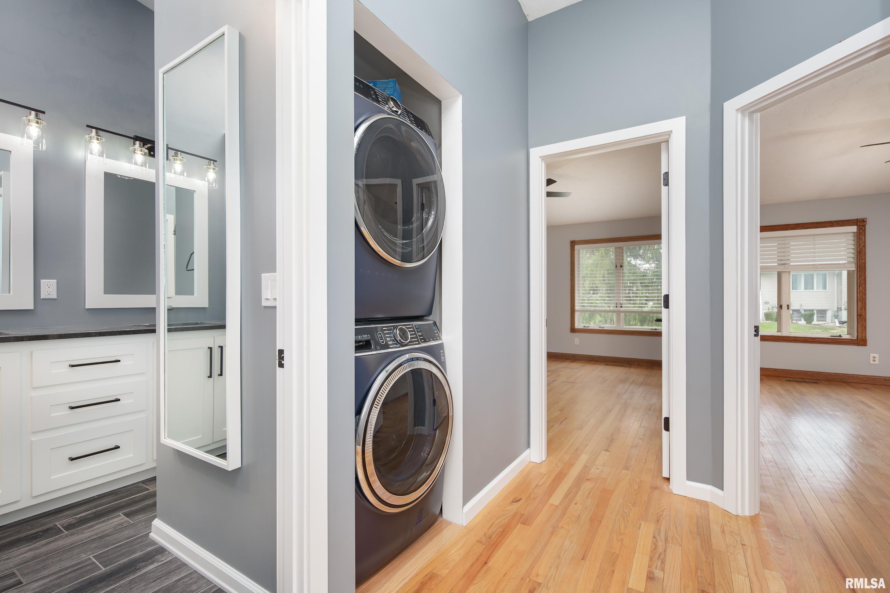 4056 Prairie Lane, Bettendorf, Iowa image 13