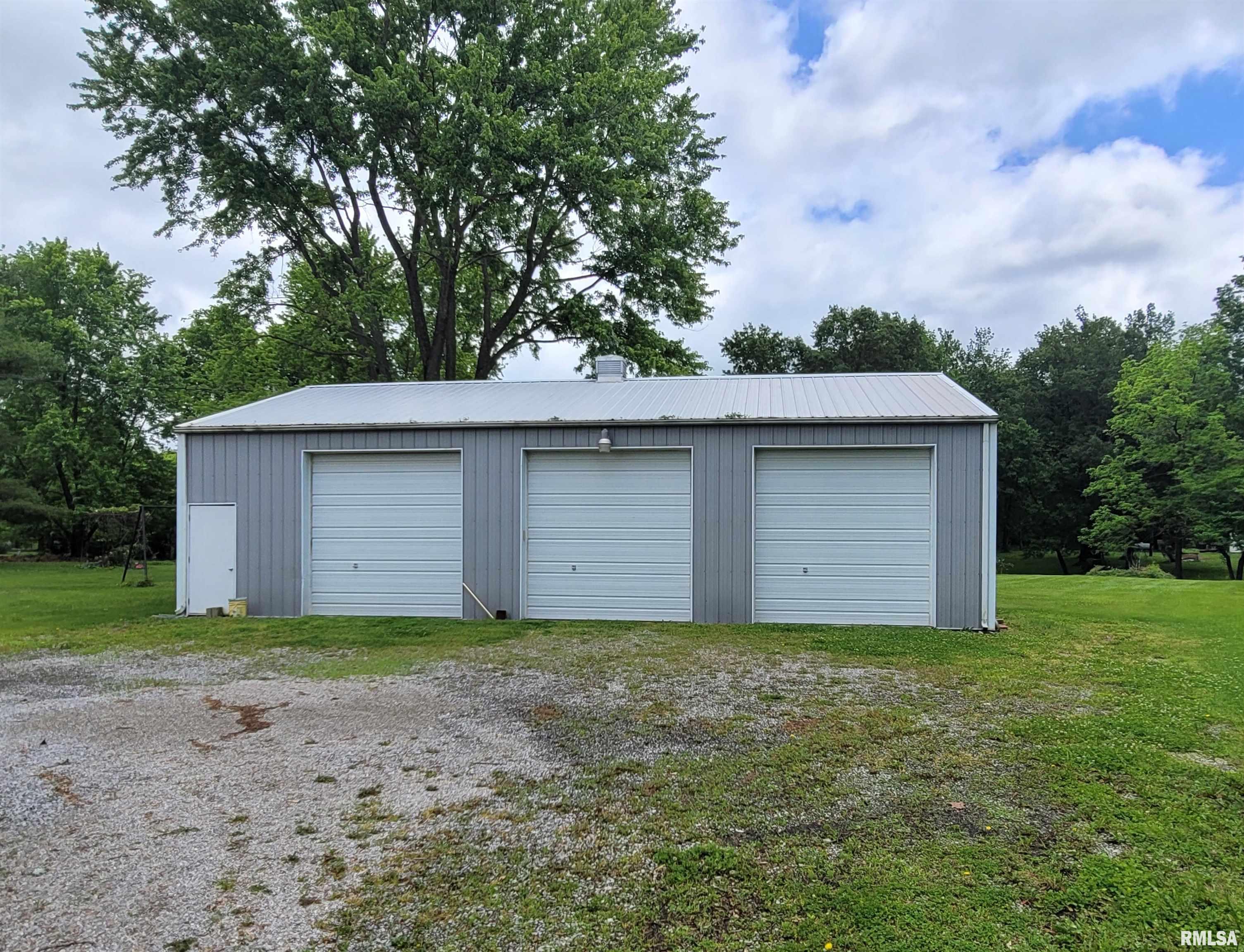 3614 S Hotze Road, Salem, Illinois image 3