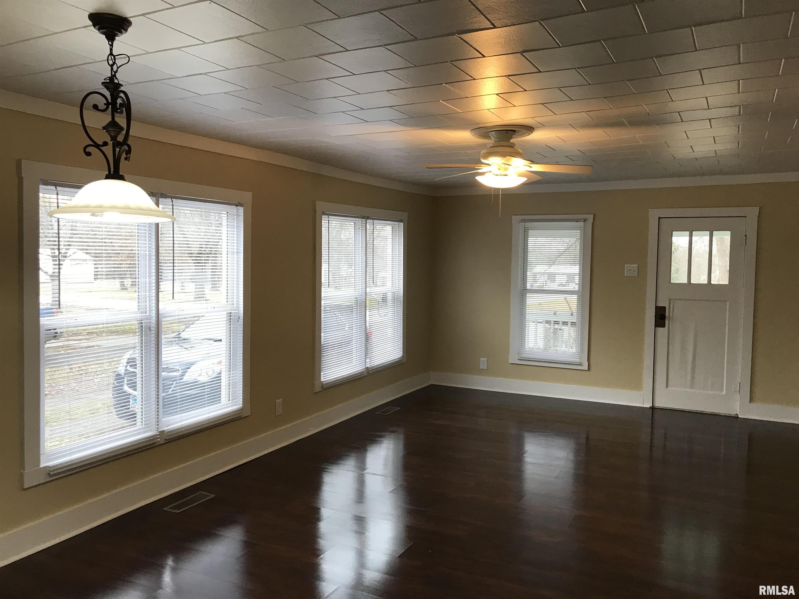 211 Chestnut Street, Cambria, Illinois image 2