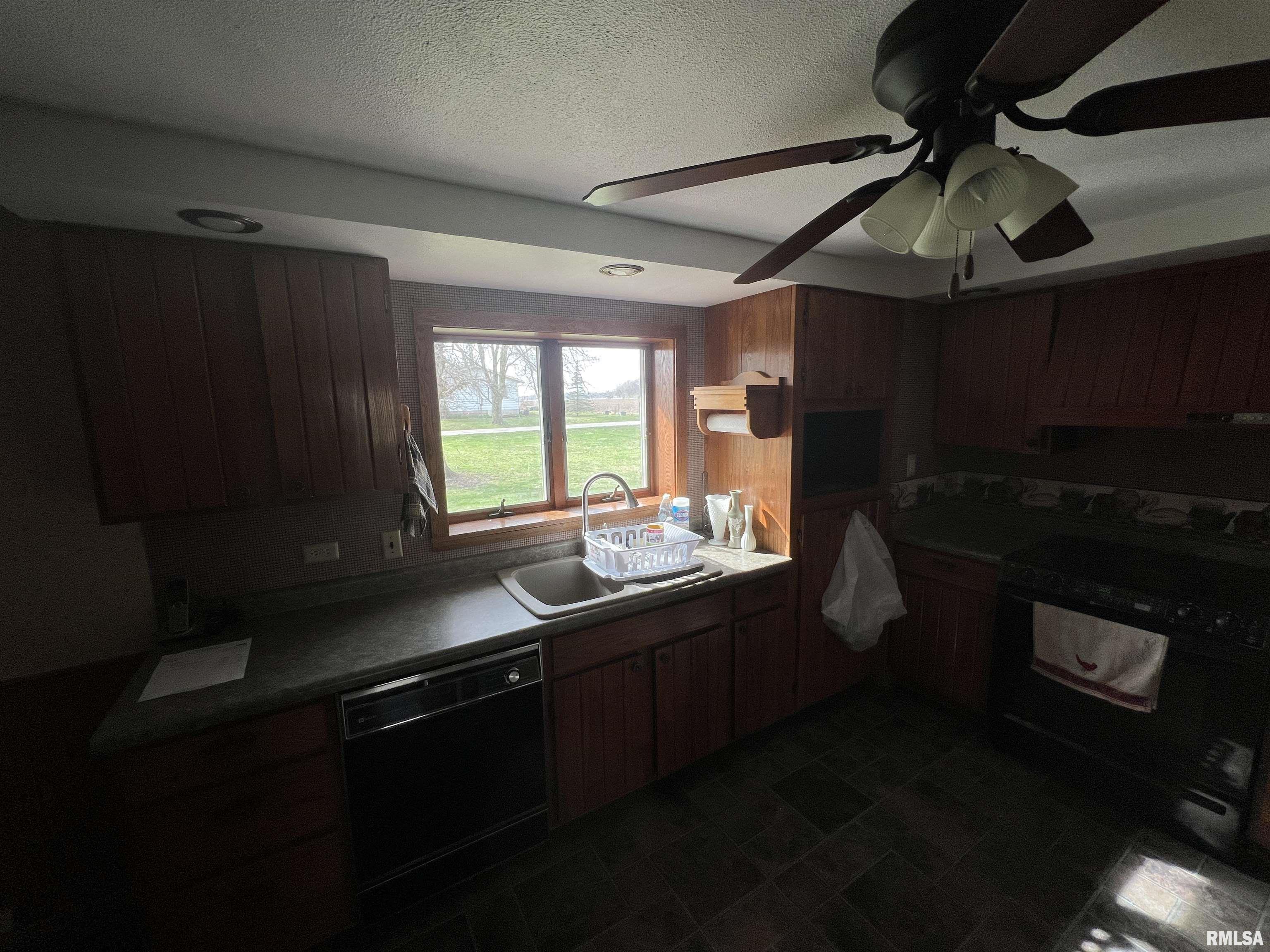 455 W Oak Street, Smithfield, Illinois image 22