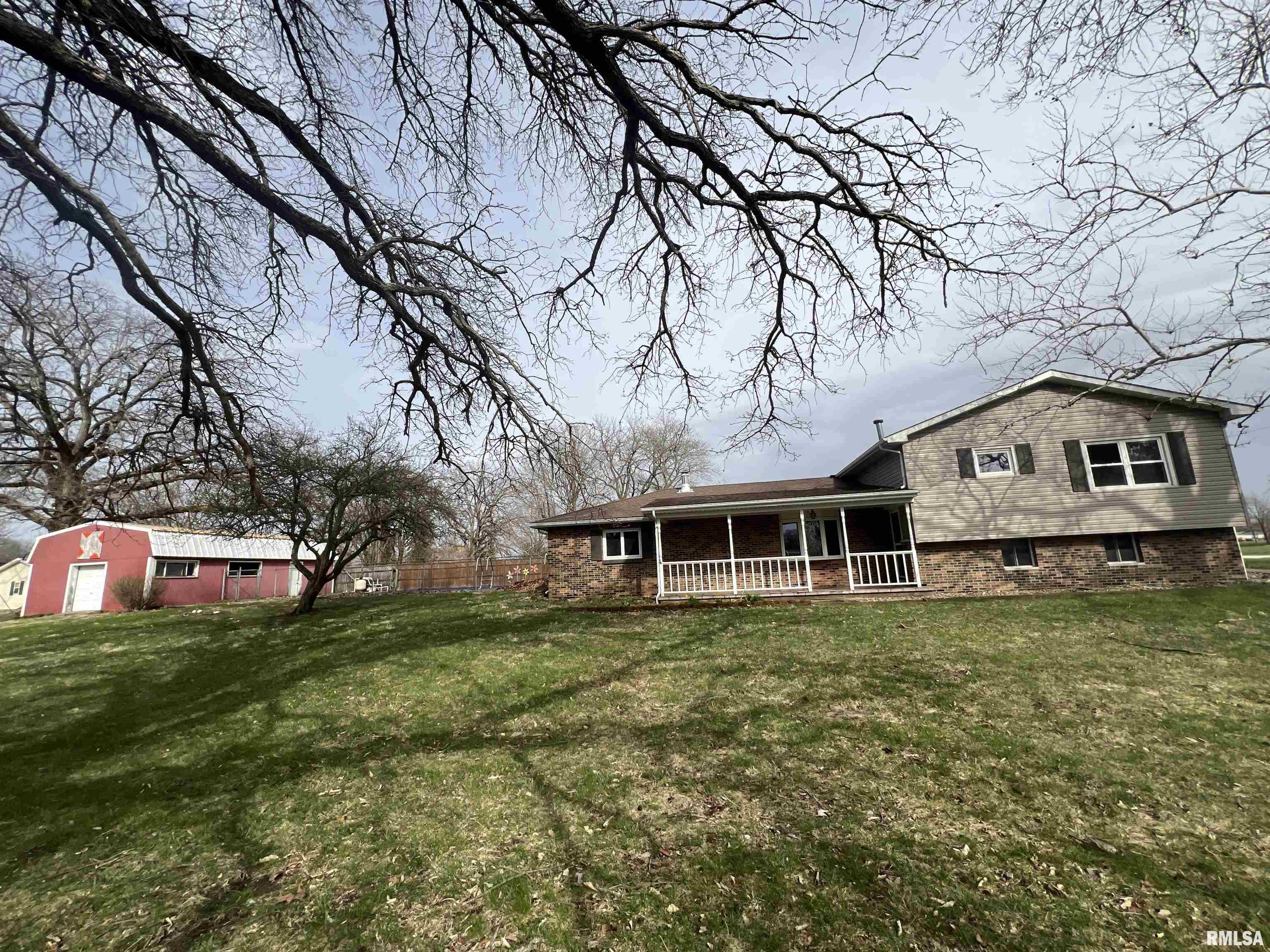 455 W Oak Street, Smithfield, Illinois image 1