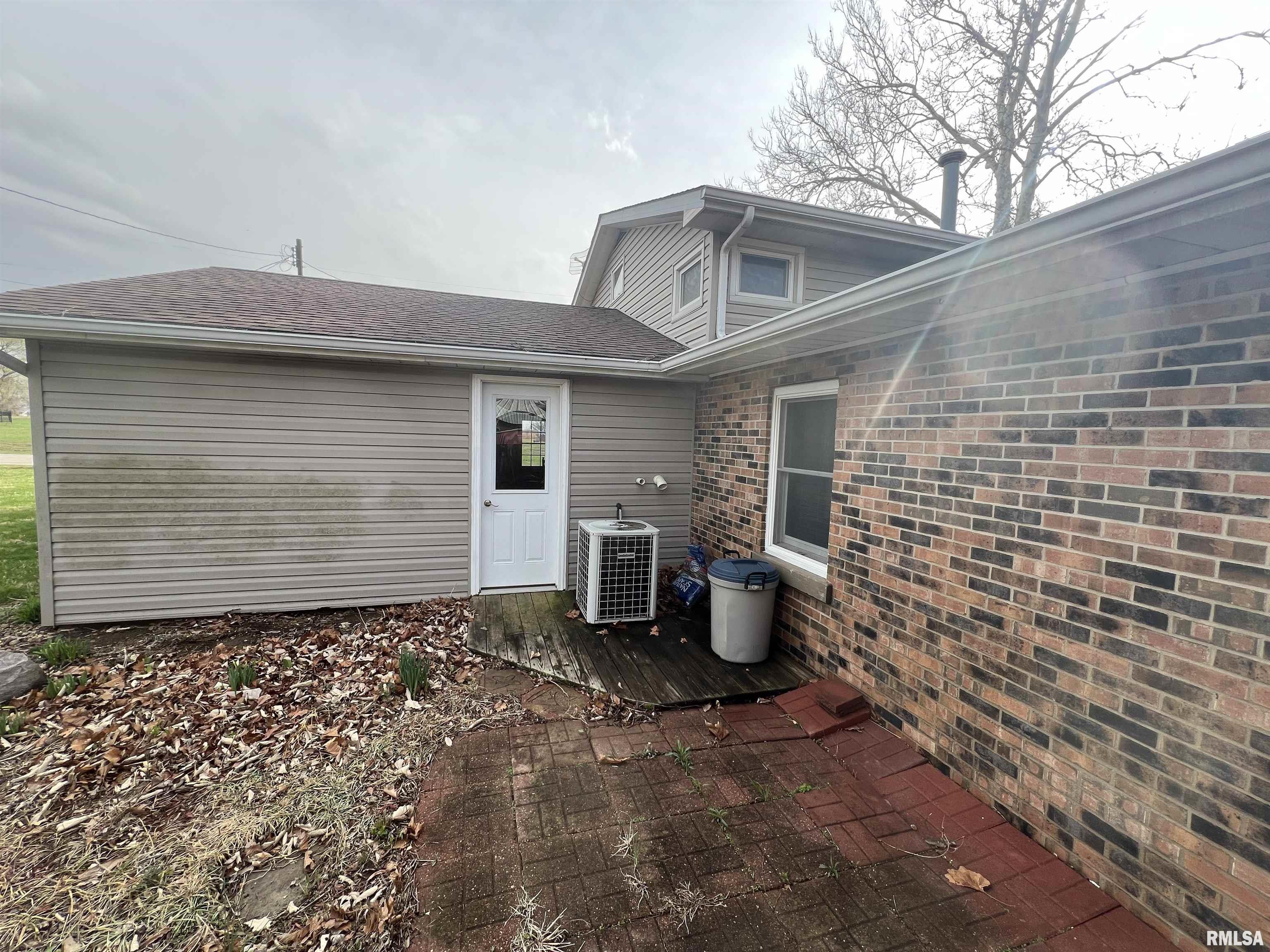 455 W Oak Street, Smithfield, Illinois image 4