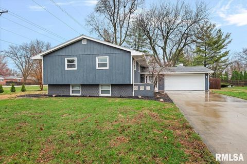 Homes For Sale - 2 Interlacken Road<br/> Sangamon County, Springfield, IL 62704