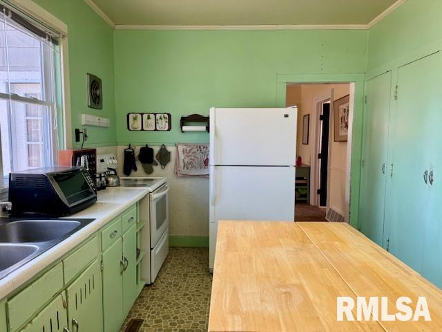 2341 N 6th Street, Clinton, Iowa image 17