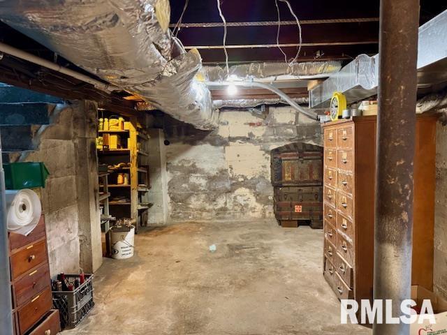 2341 N 6th Street, Clinton, Iowa image 44