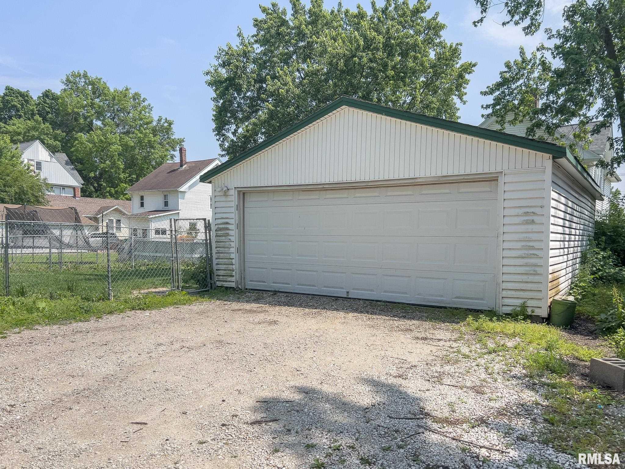 1479 W Main Street, Galesburg, Illinois image 3