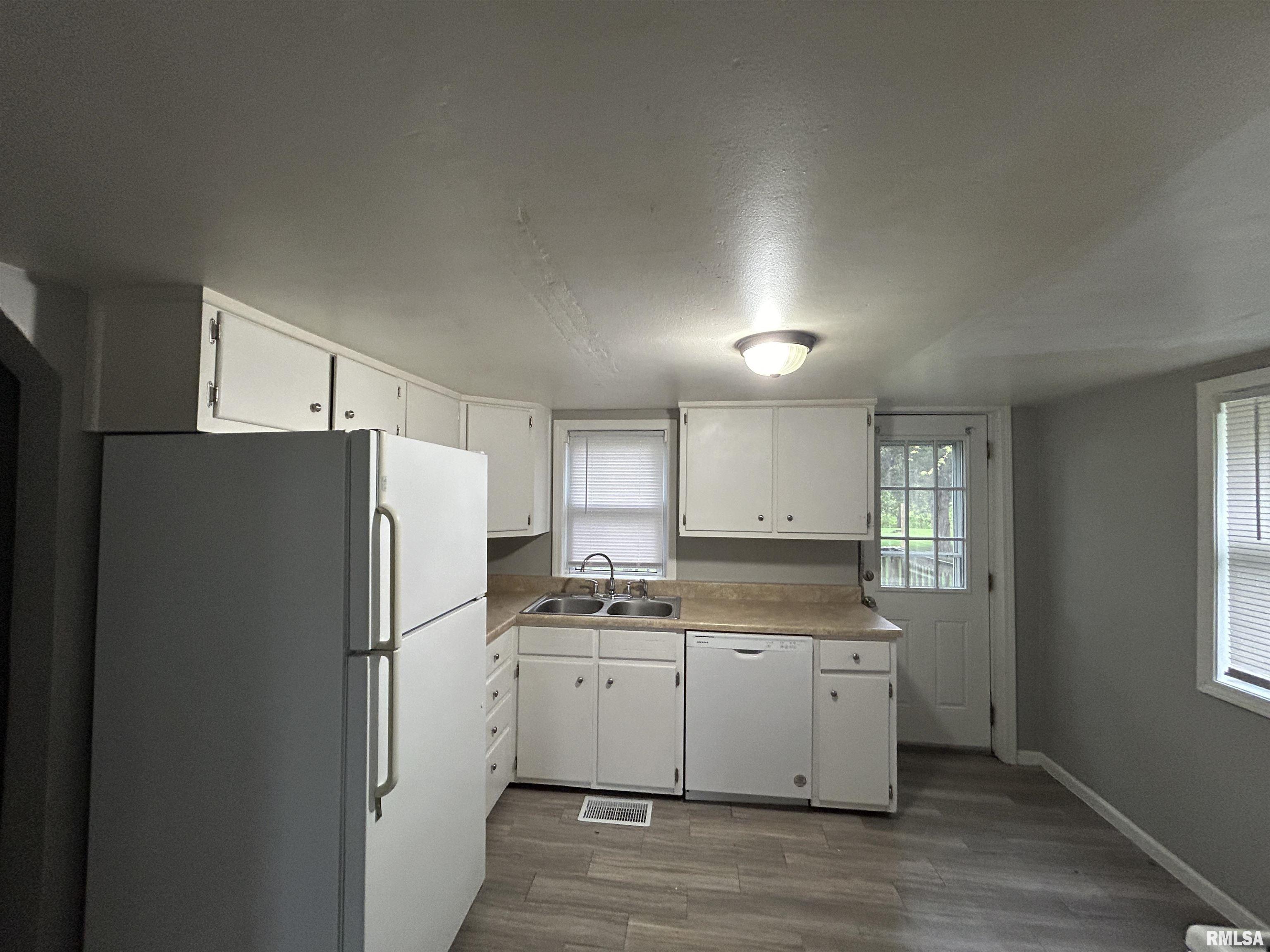 309 28th Avenue, East Moline, Illinois image 3