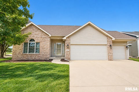Homes For Sale - 3312 Summerview Lane<br/> Bloomington, IL 61704