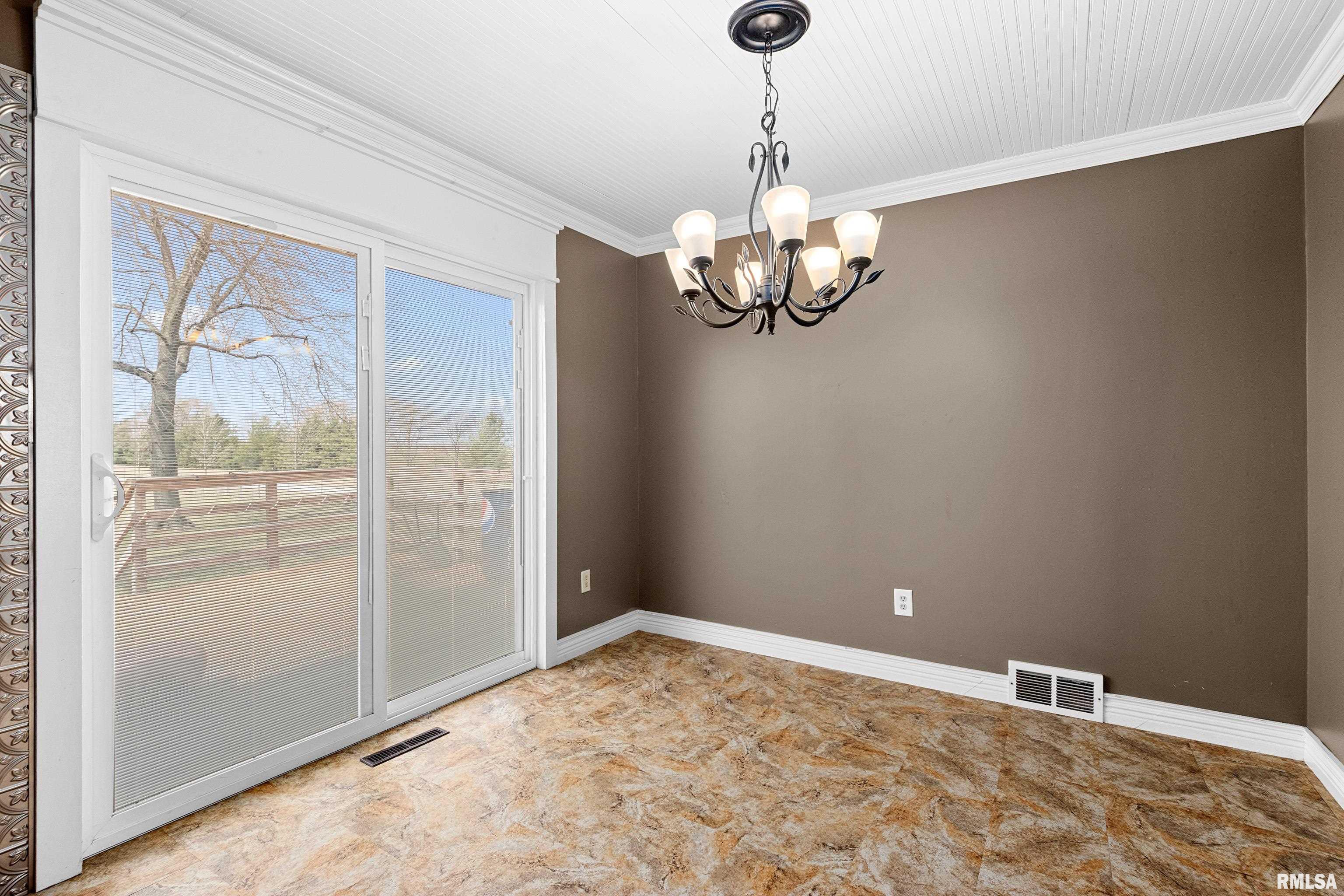 20842 N County Road 3300 E Road, Manito, Illinois image 21
