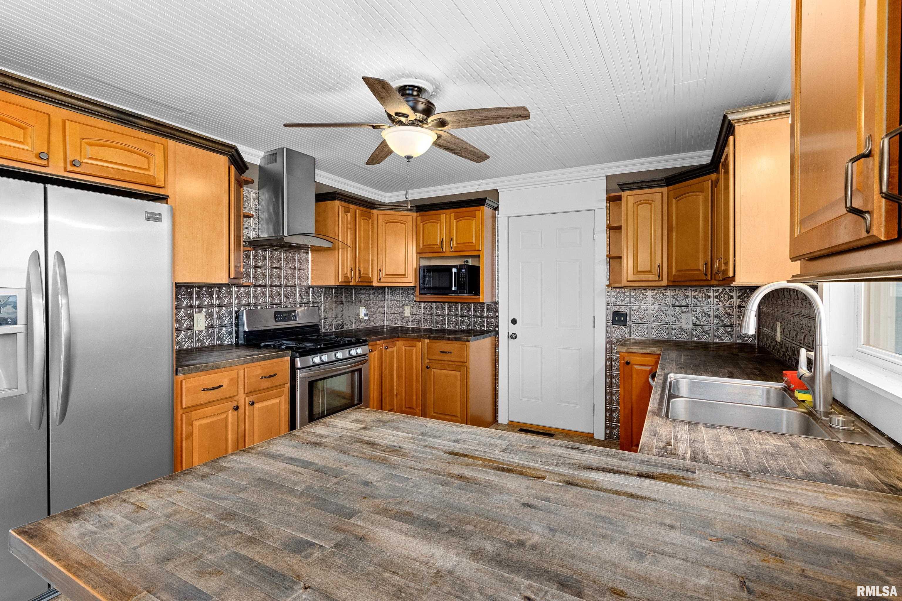 20842 N County Road 3300 E Road, Manito, Illinois image 18