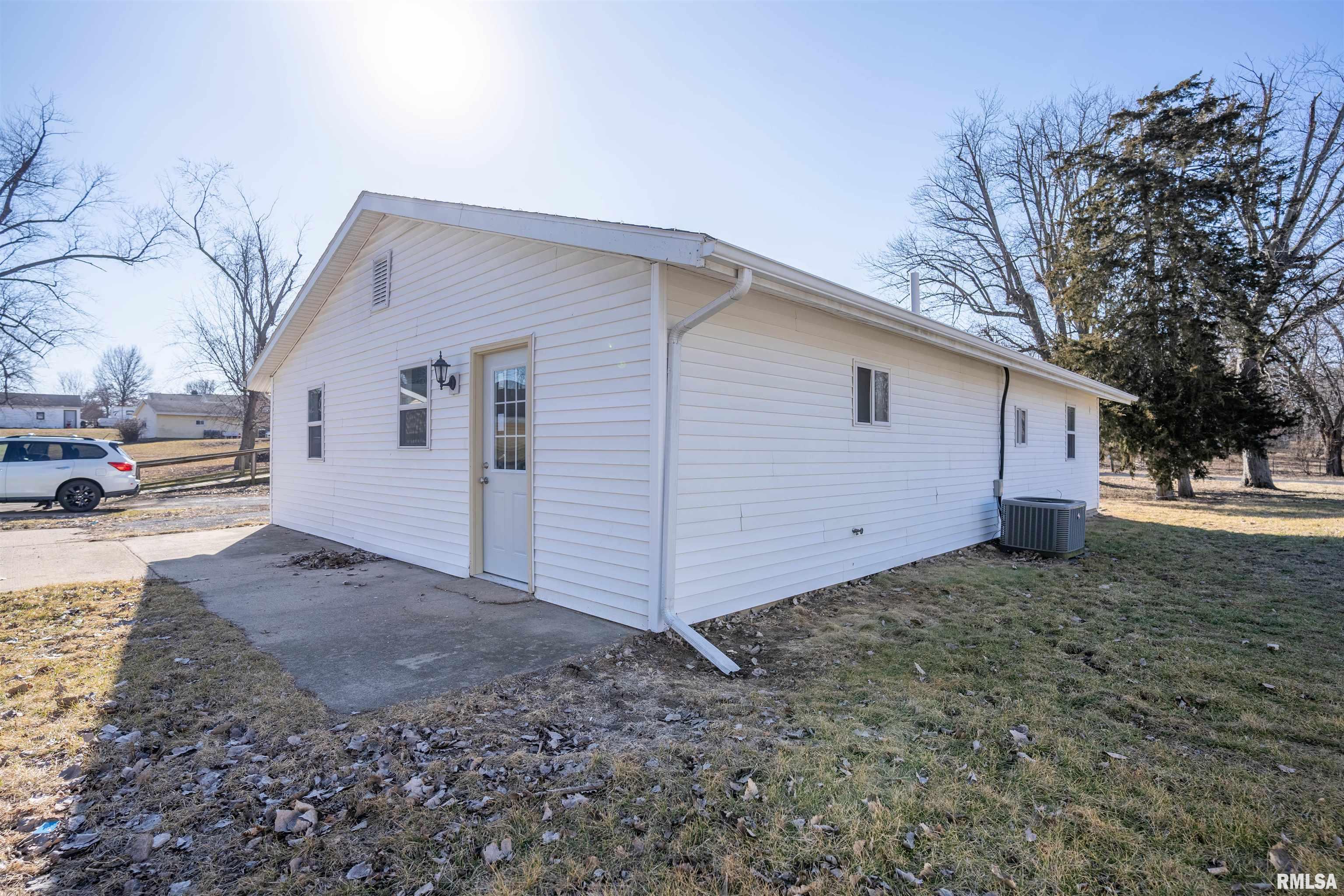 13964 1st Street, Pekin, Illinois image 30