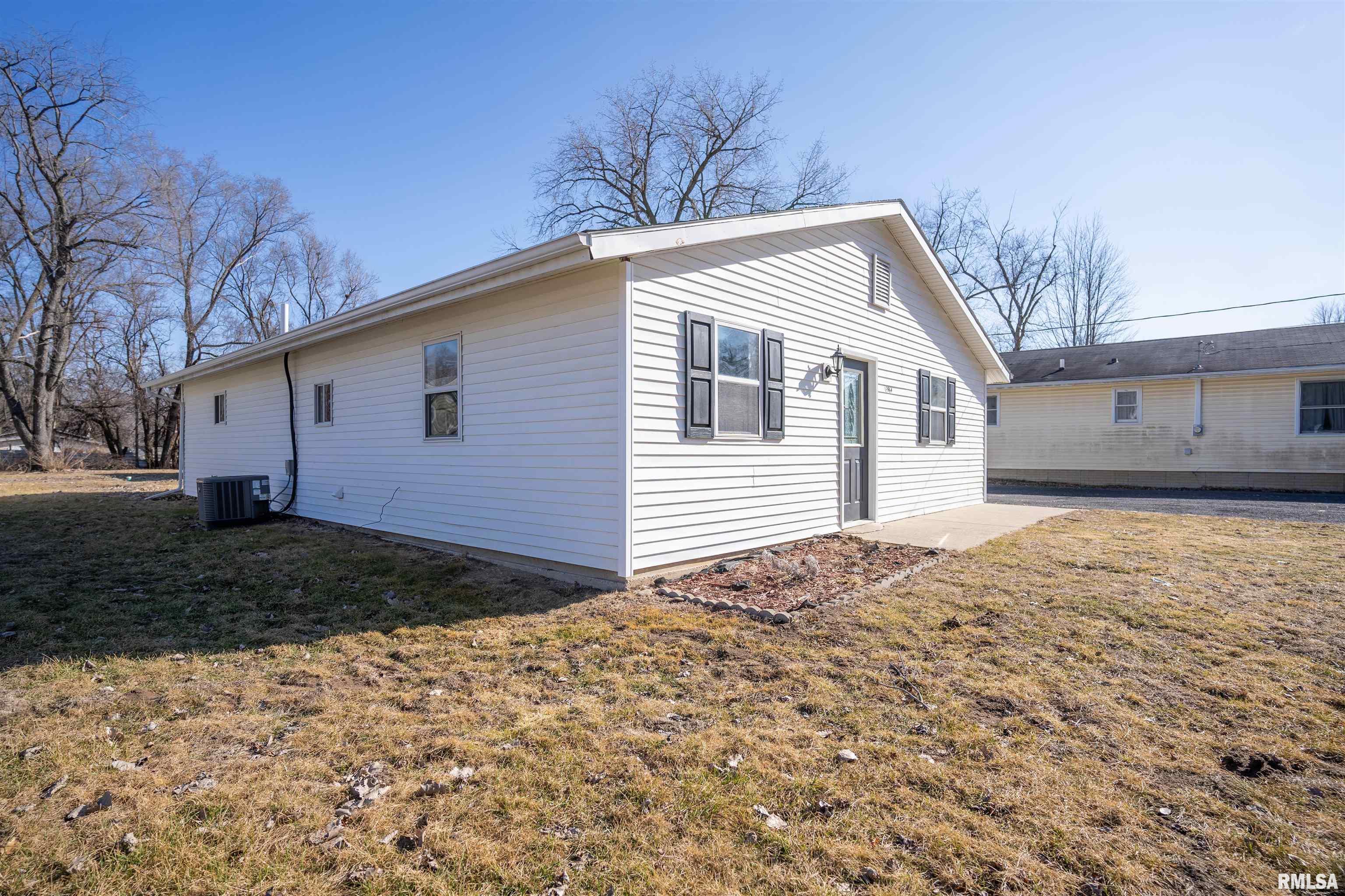 13964 1st Street, Pekin, Illinois image 3