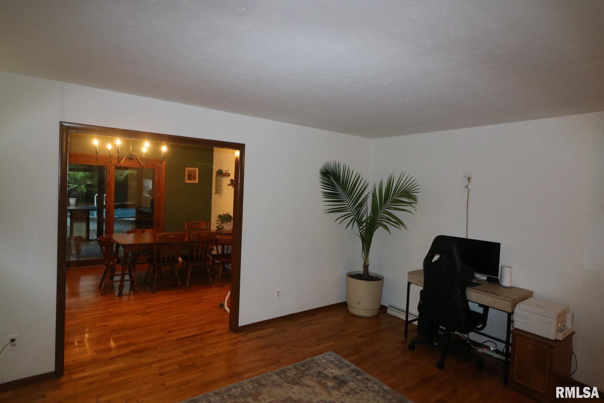 303 S Greenbriar Road, Carterville, Illinois image 5