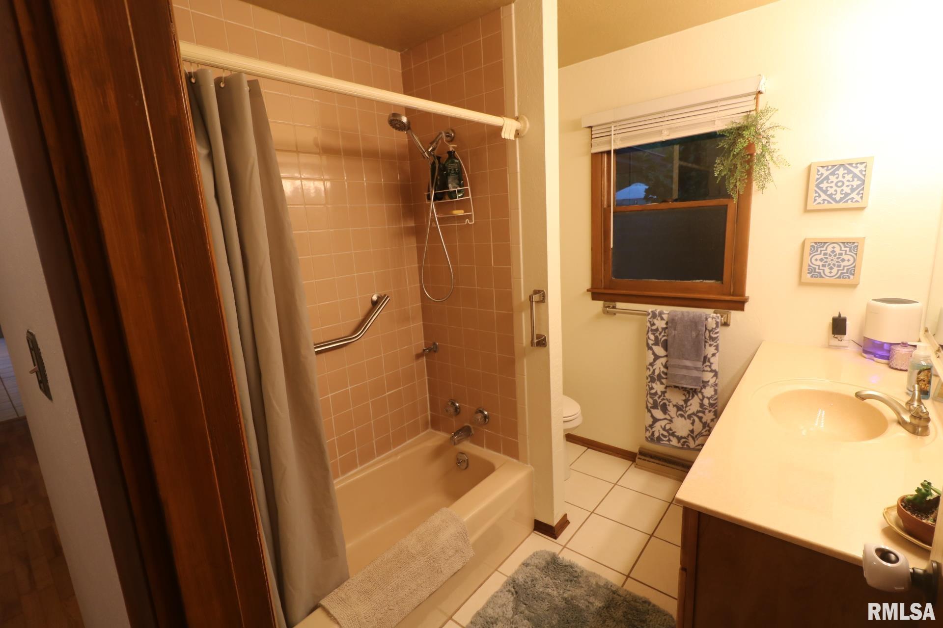 303 S Greenbriar Road, Carterville, Illinois image 28