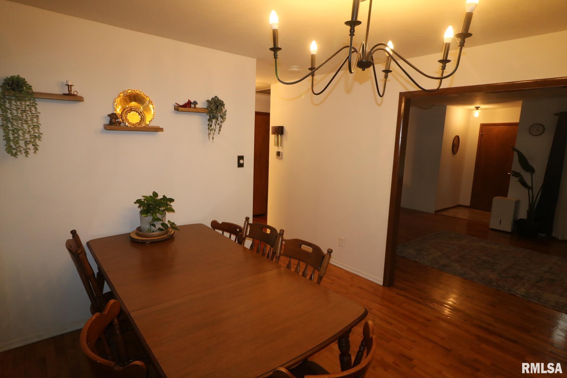 303 S Greenbriar Road, Carterville, Illinois image 9