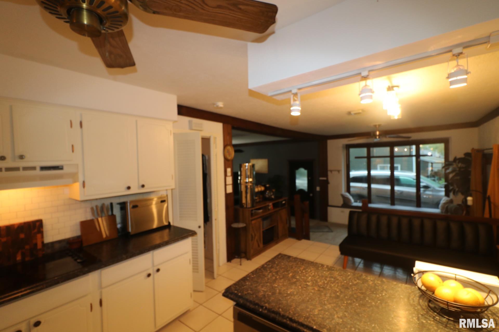 303 S Greenbriar Road, Carterville, Illinois image 12