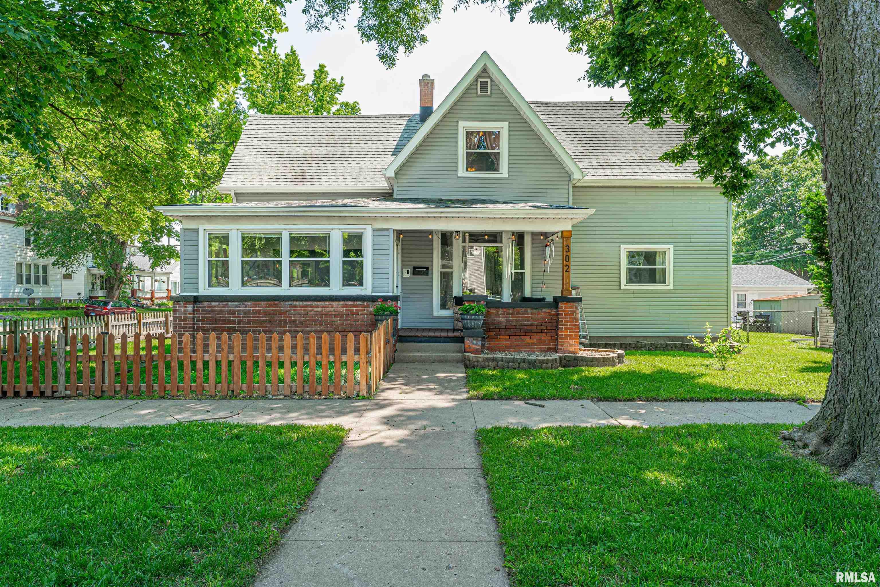 302 S CENTER Street