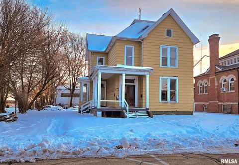 Homes For Sale - 230 E Chestnut Street<br/> Fulton County, Canton, IL 61520