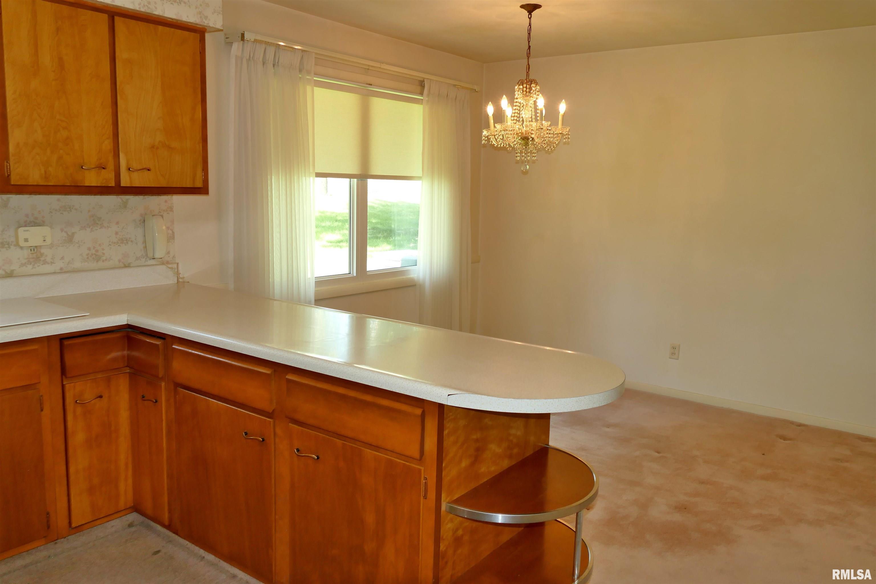 3321 W Birkshire Drive, Peoria, Illinois image 8
