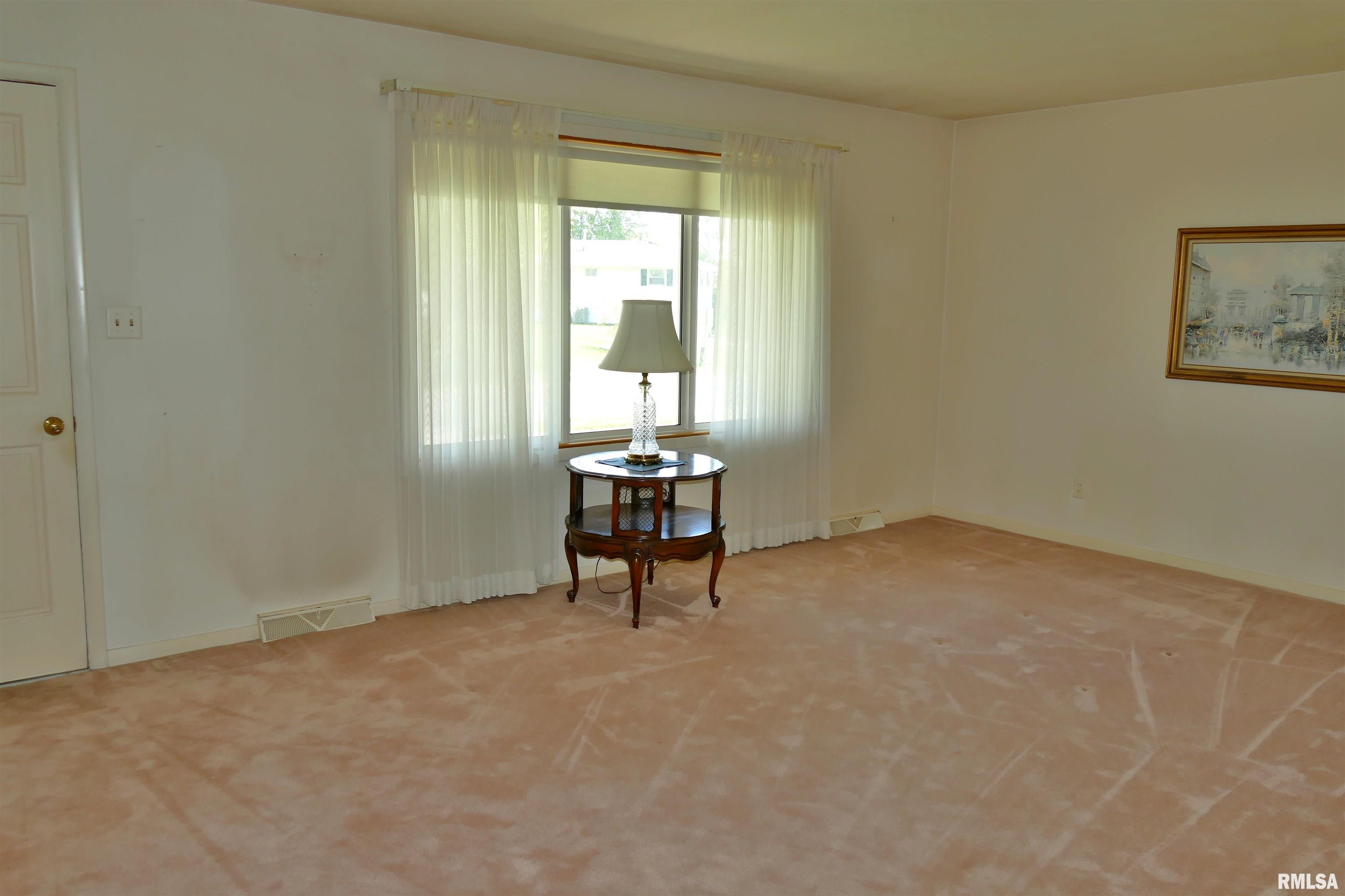 3321 W Birkshire Drive, Peoria, Illinois image 5