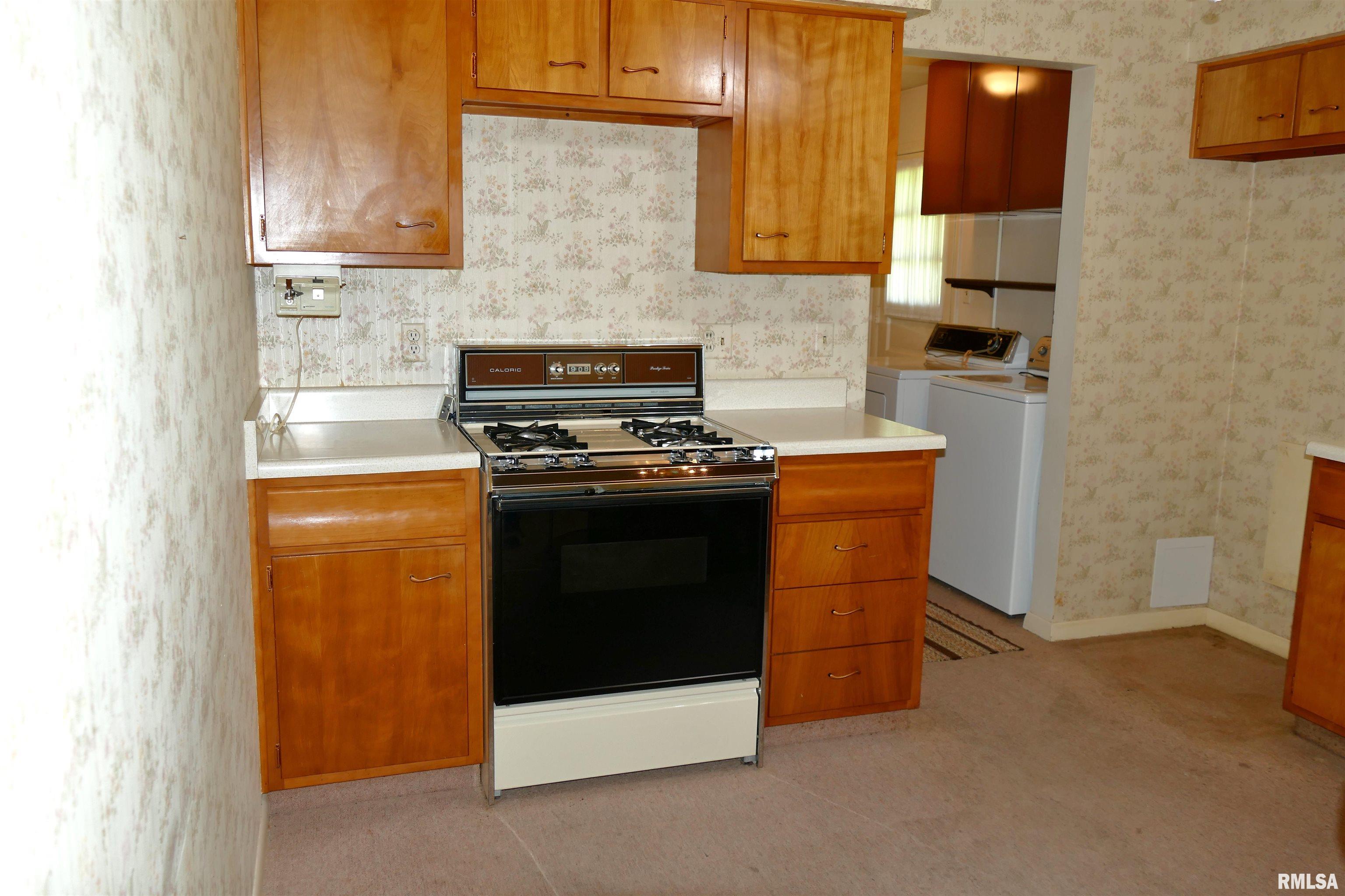 3321 W Birkshire Drive, Peoria, Illinois image 12
