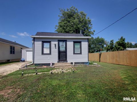 Homes For Sale - 1723 N 17th Street<br/> Adams County, Quincy, IL 62301