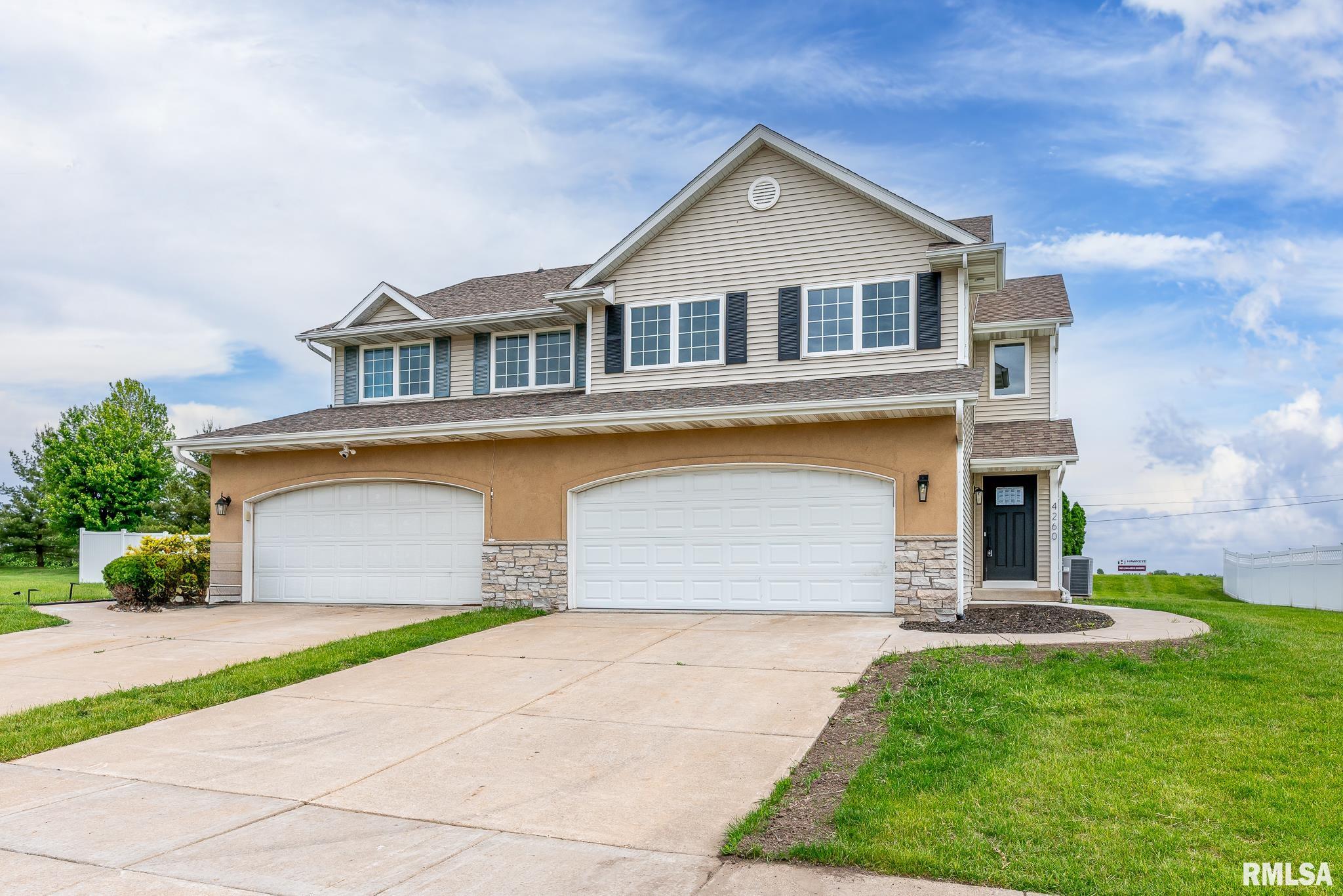 4260 Sapphire Lane, Bettendorf, Iowa image 1