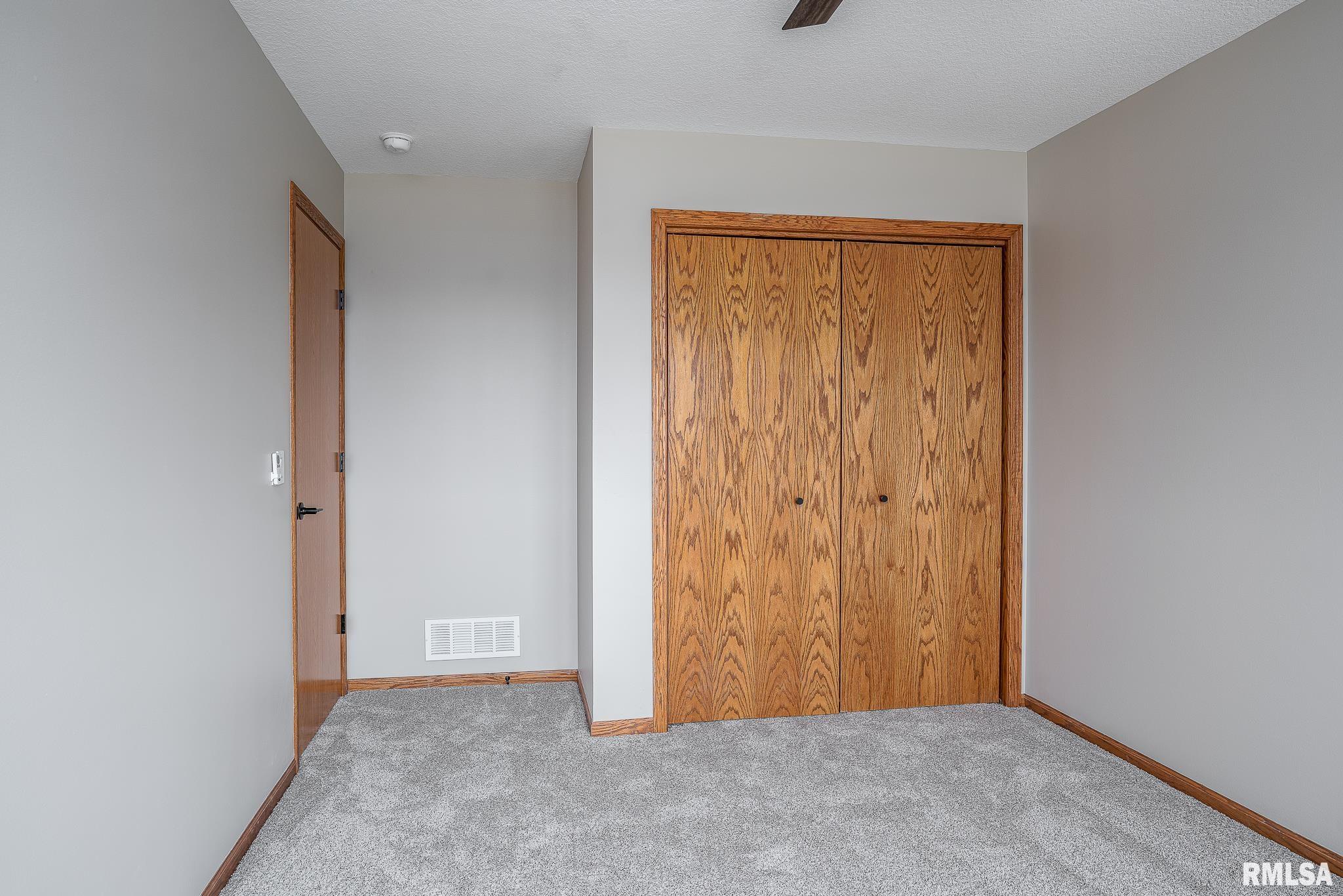 4260 Sapphire Lane, Bettendorf, Iowa image 19