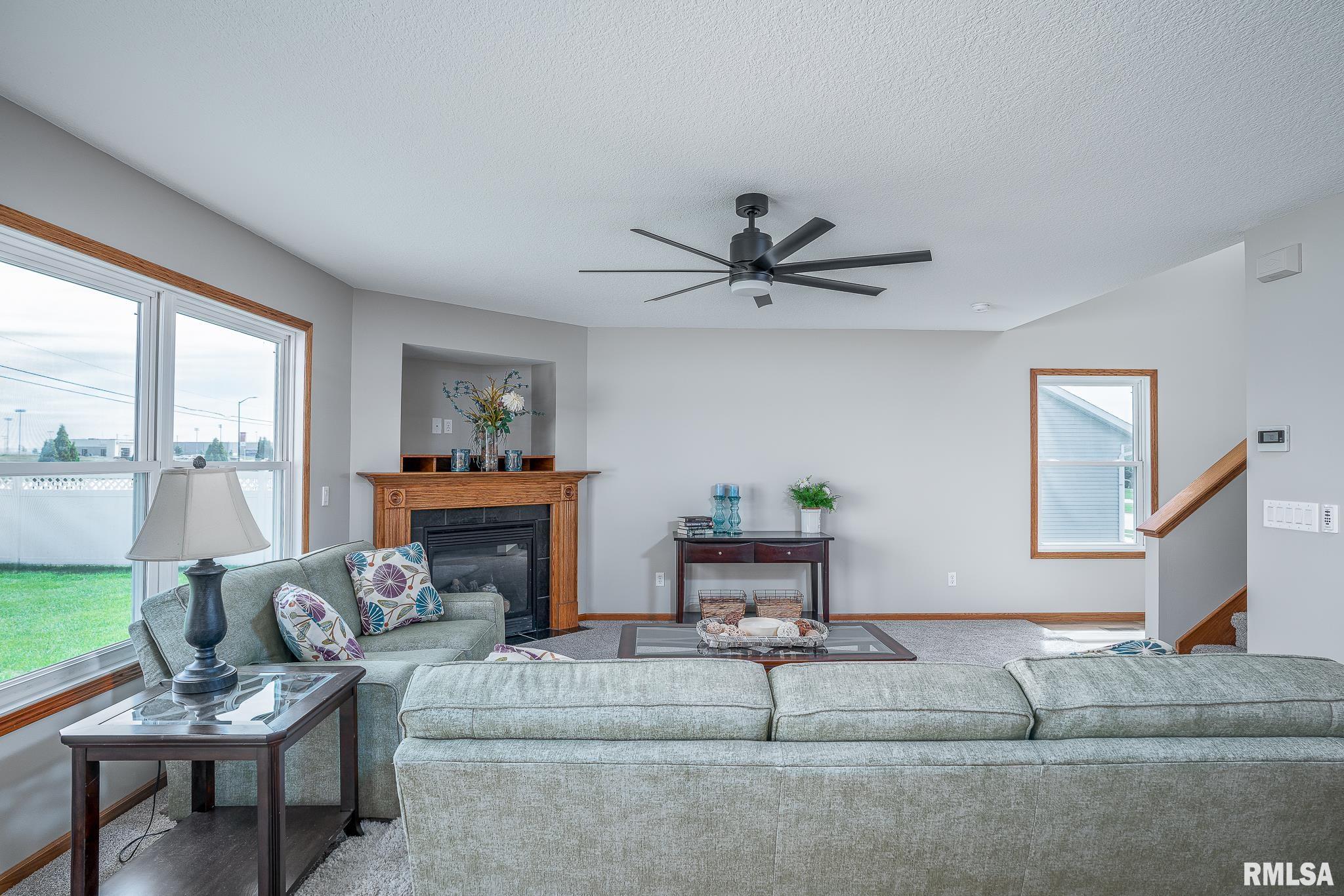 4260 Sapphire Lane, Bettendorf, Iowa image 4