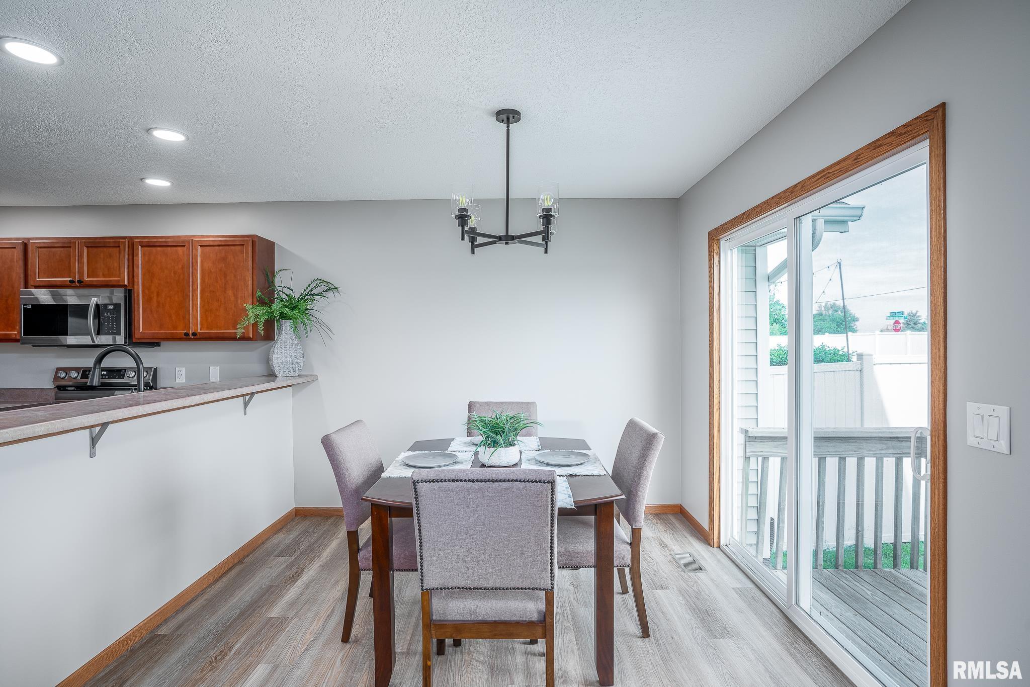 4260 Sapphire Lane, Bettendorf, Iowa image 8