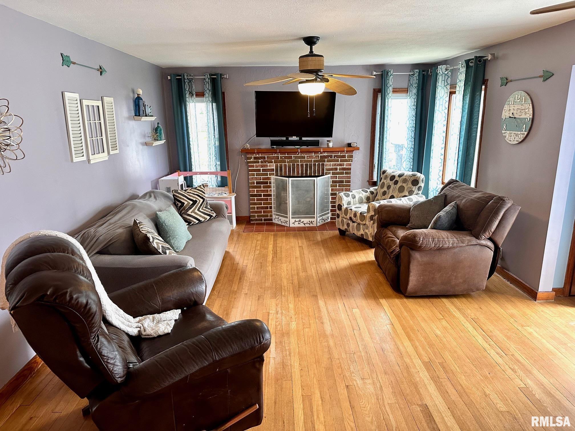 2 S Crescent Drive, Jacksonville, Illinois image 2