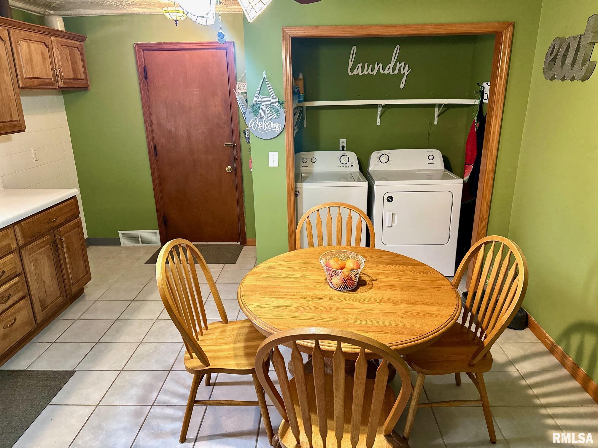 2 S Crescent Drive, Jacksonville, Illinois image 9