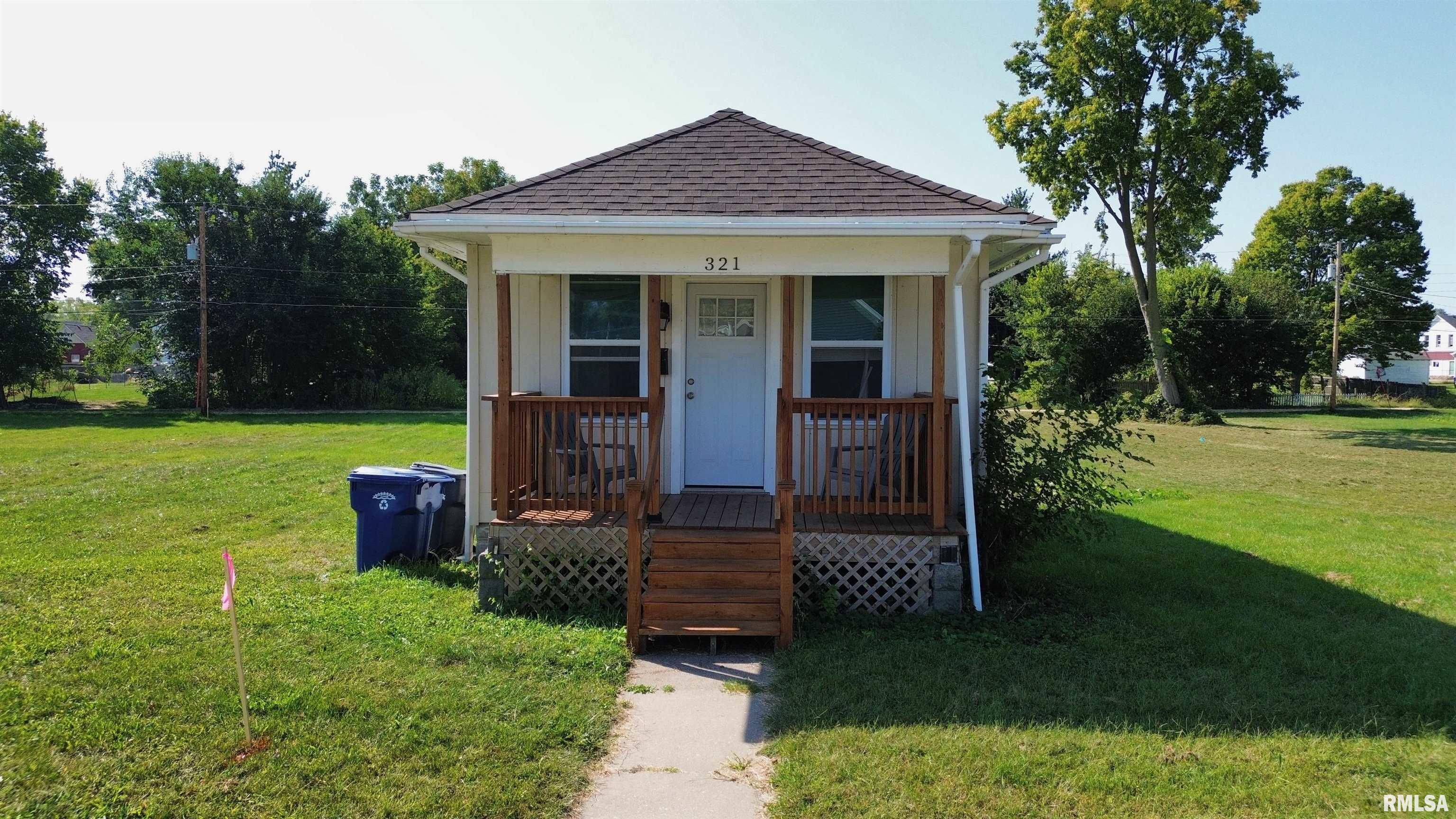 321 2nd Avenue North, Clinton, Iowa image 1