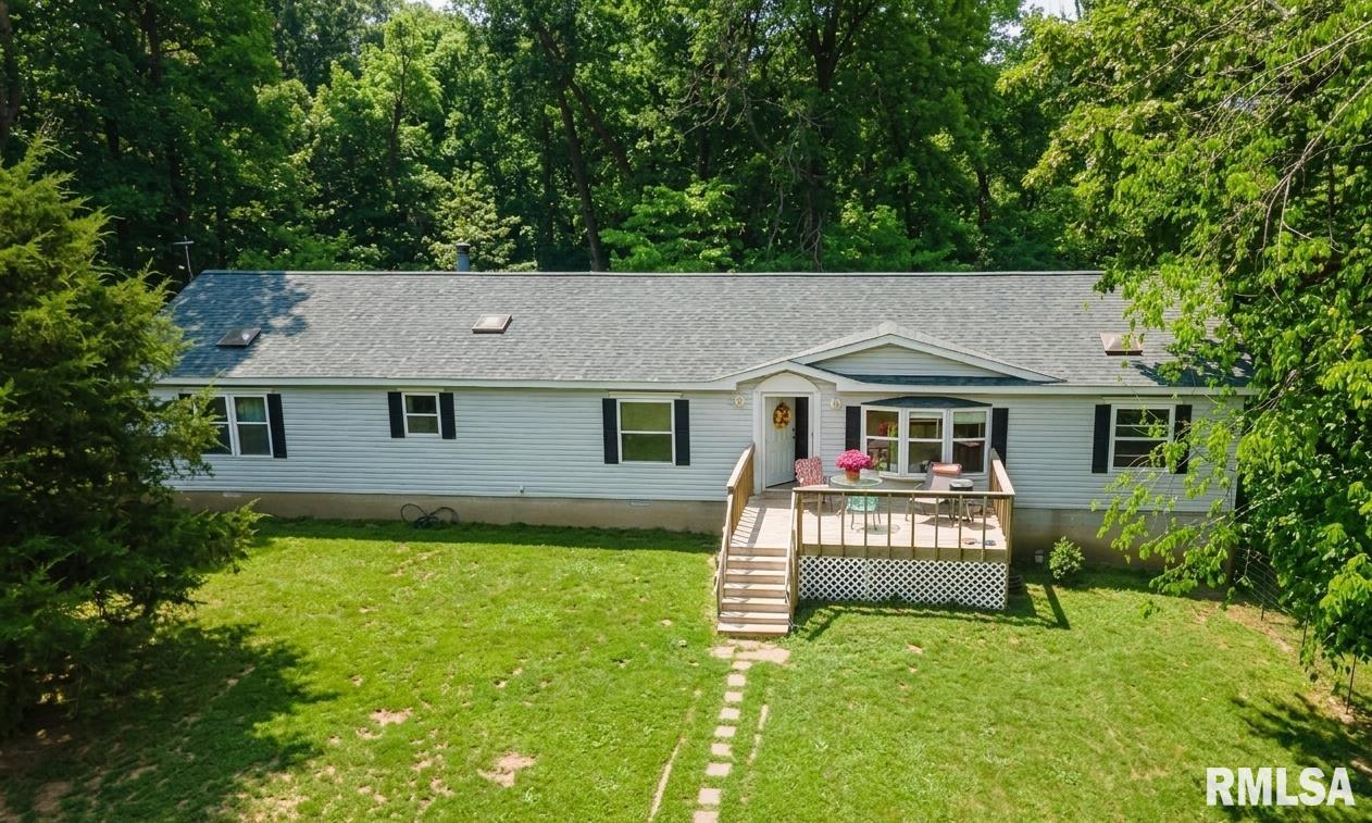 Photo 1 of 23 — 375 Lakota Way, Carbondale, IL 62901