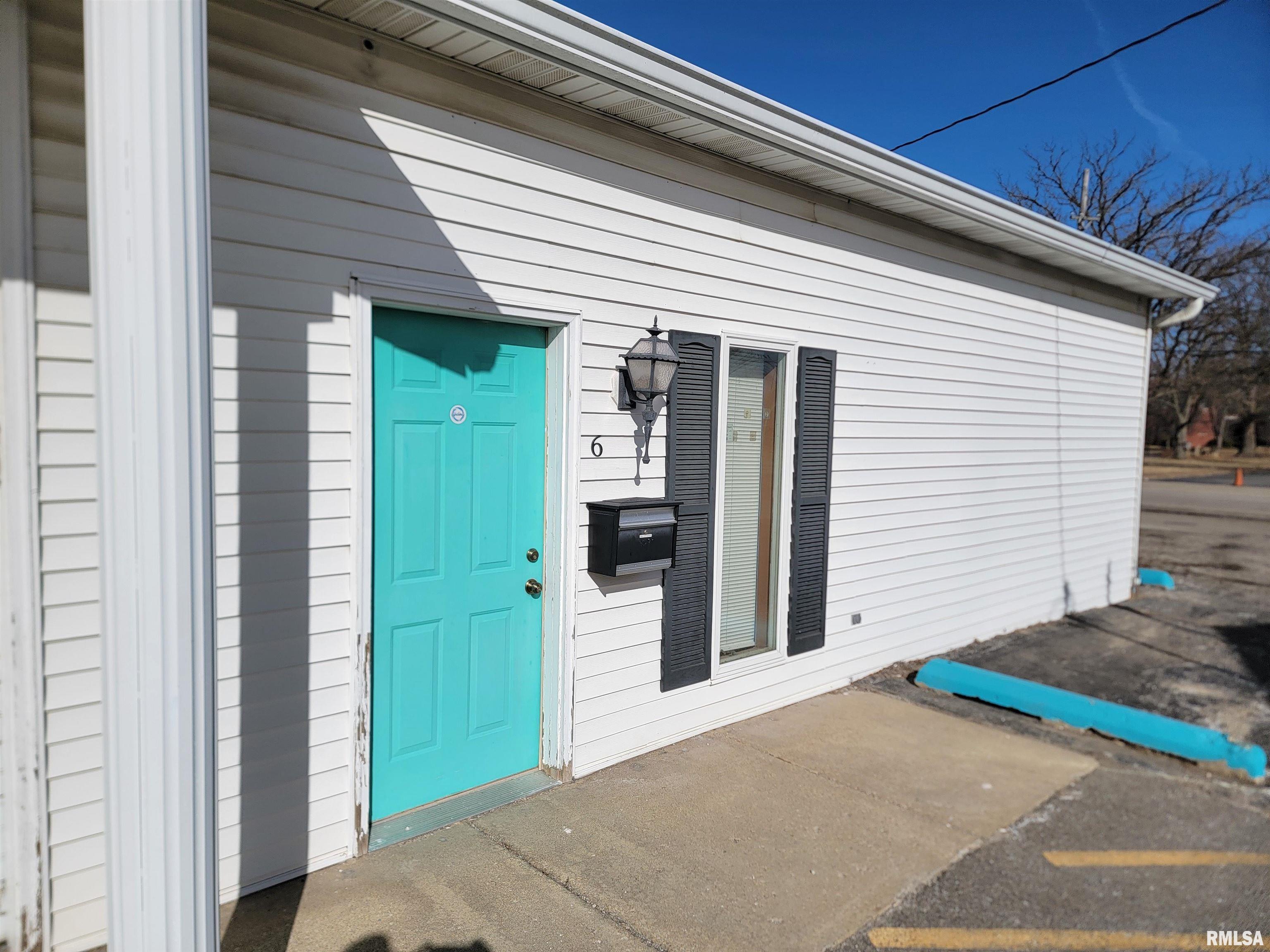 Photo 1 of 2 — 3351 S 6th Street Frontage Road 6, Springfield, IL 62703