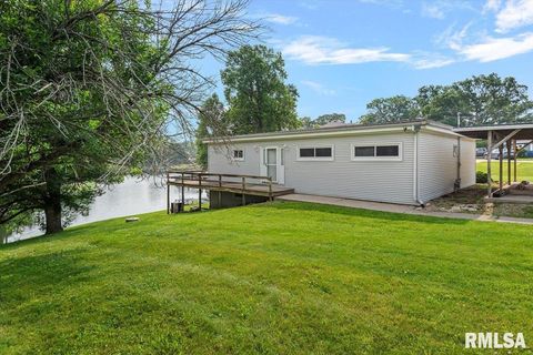 Homes For Sale - 308 Elm Lane<br/> Petersburg, IL 62675