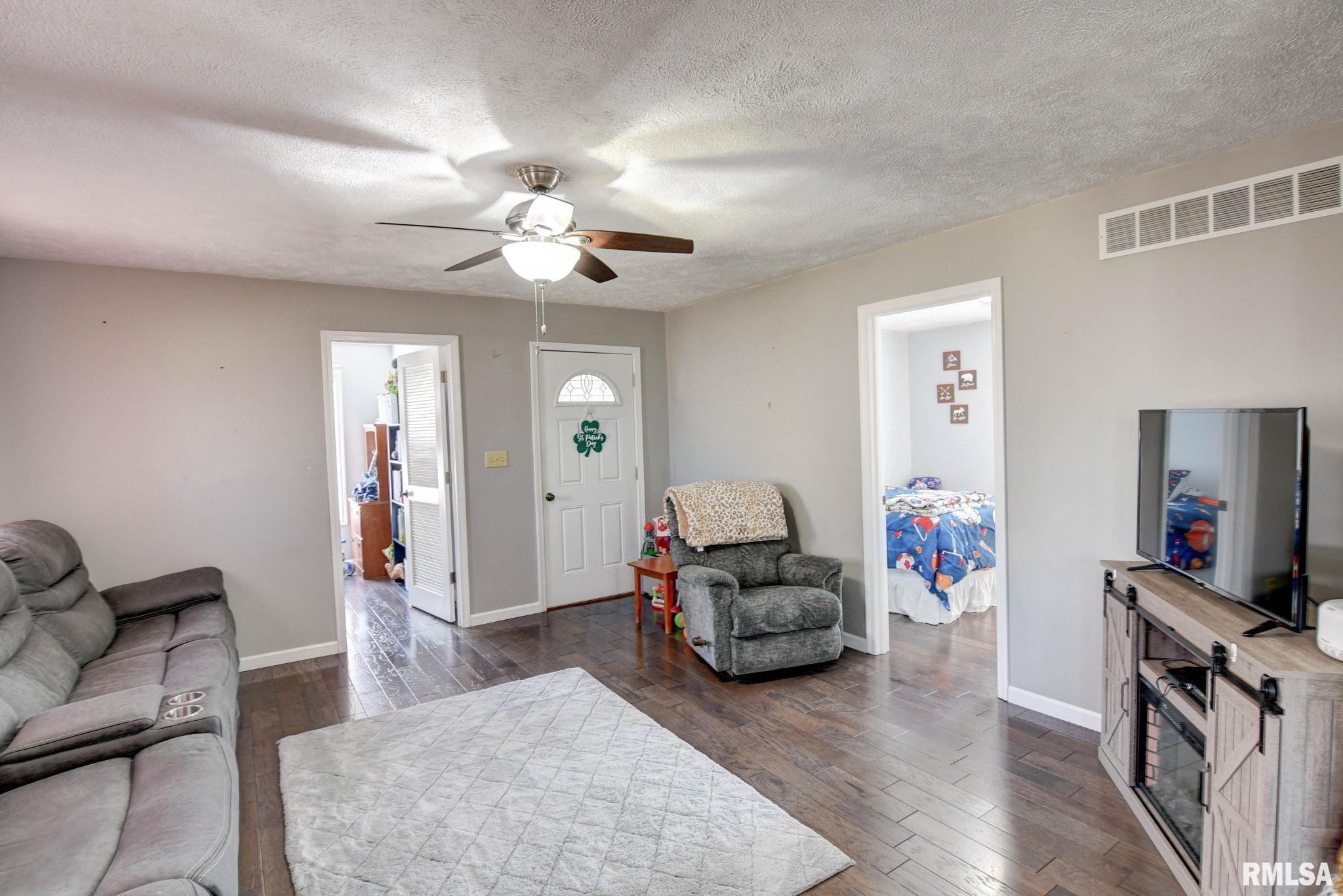 105 Richardson Avenue, Kincaid, Illinois image 17