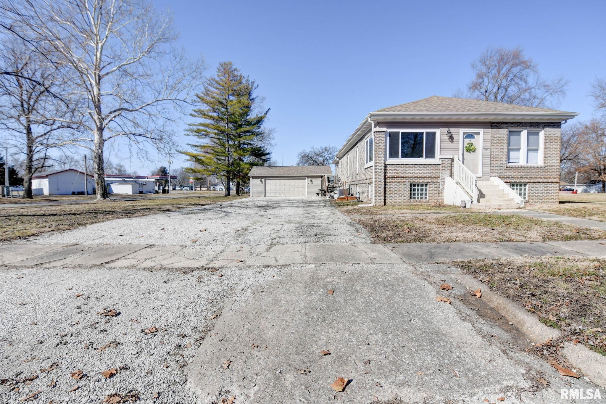 105 Richardson Avenue, Kincaid, Illinois image 1