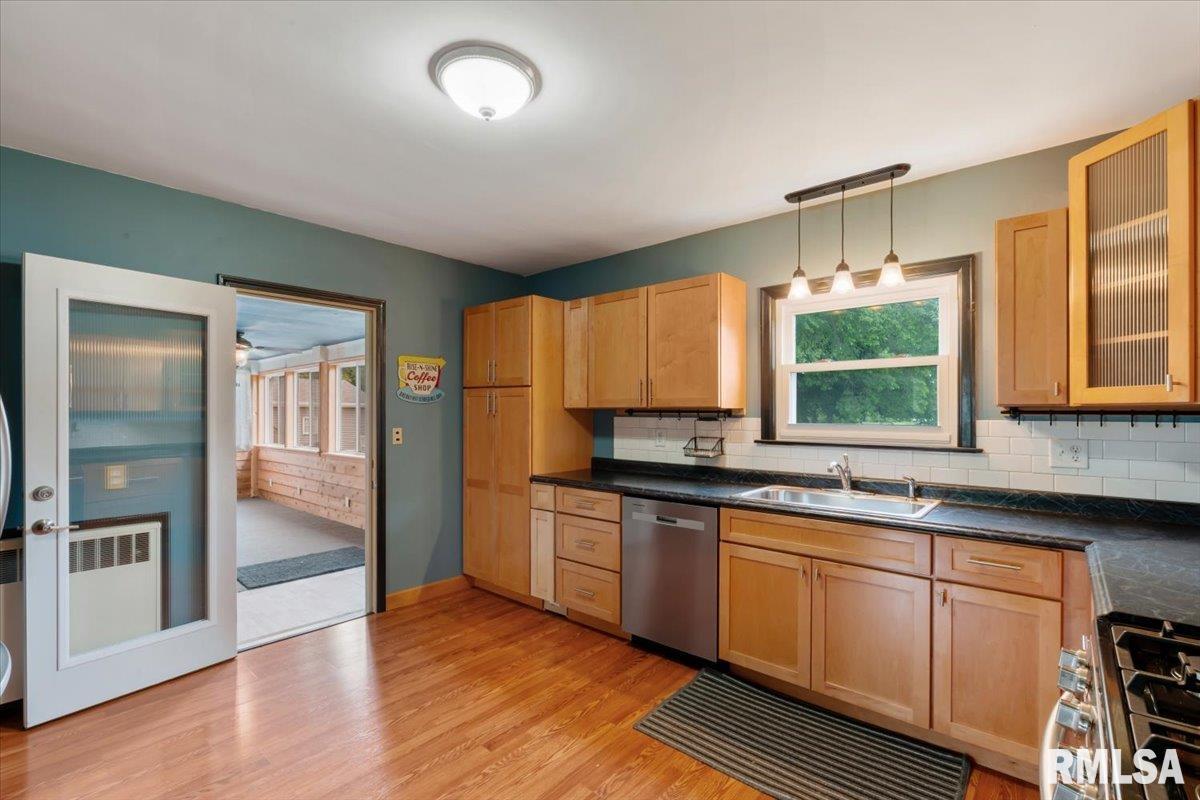 327 E Wells Street, Geneseo, Illinois image 14