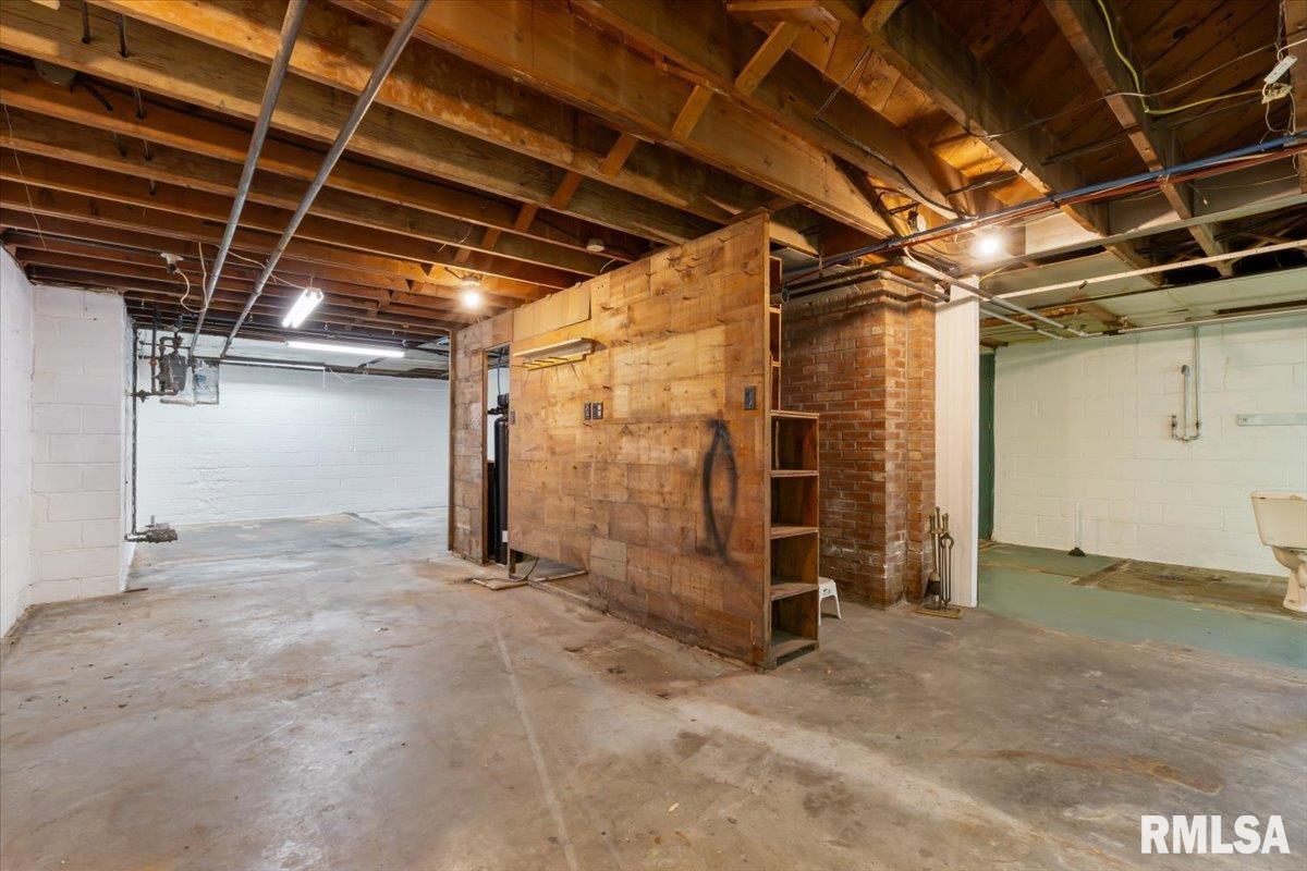 327 E Wells Street, Geneseo, Illinois image 32
