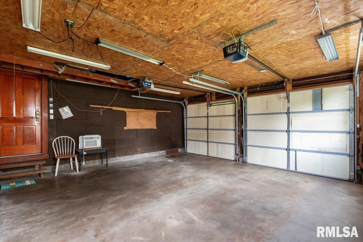 327 E Wells Street, Geneseo, Illinois image 39