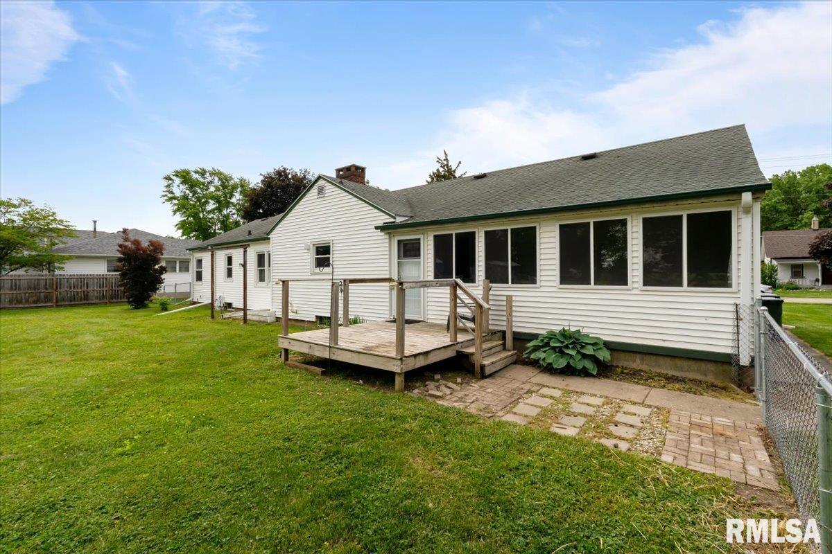 327 E Wells Street, Geneseo, Illinois image 34